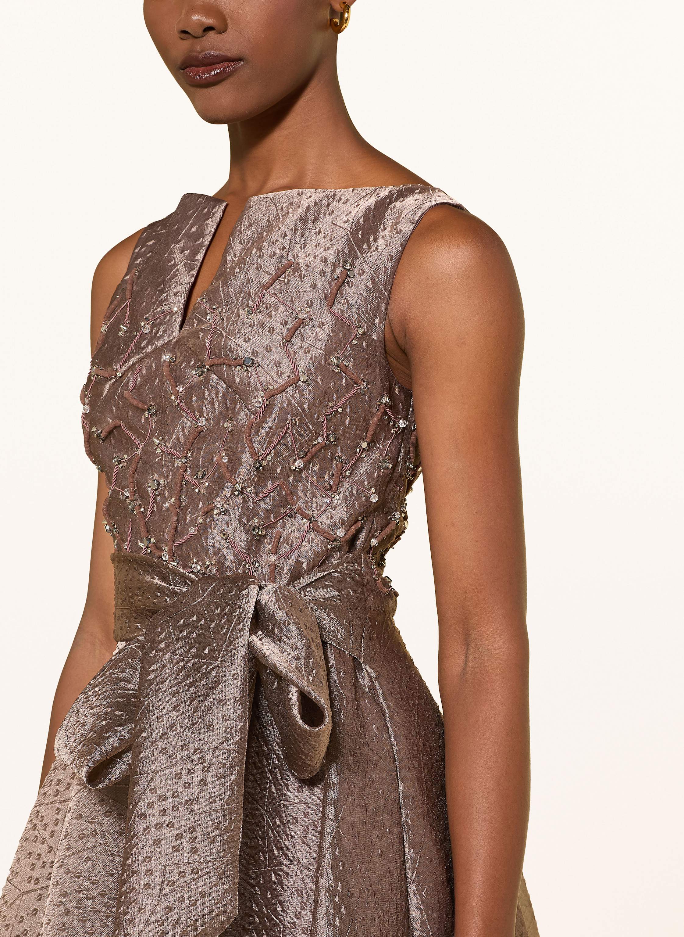 Thumbnail - Talbot Runhof Abendkleid Mit Schmucksteinen beige