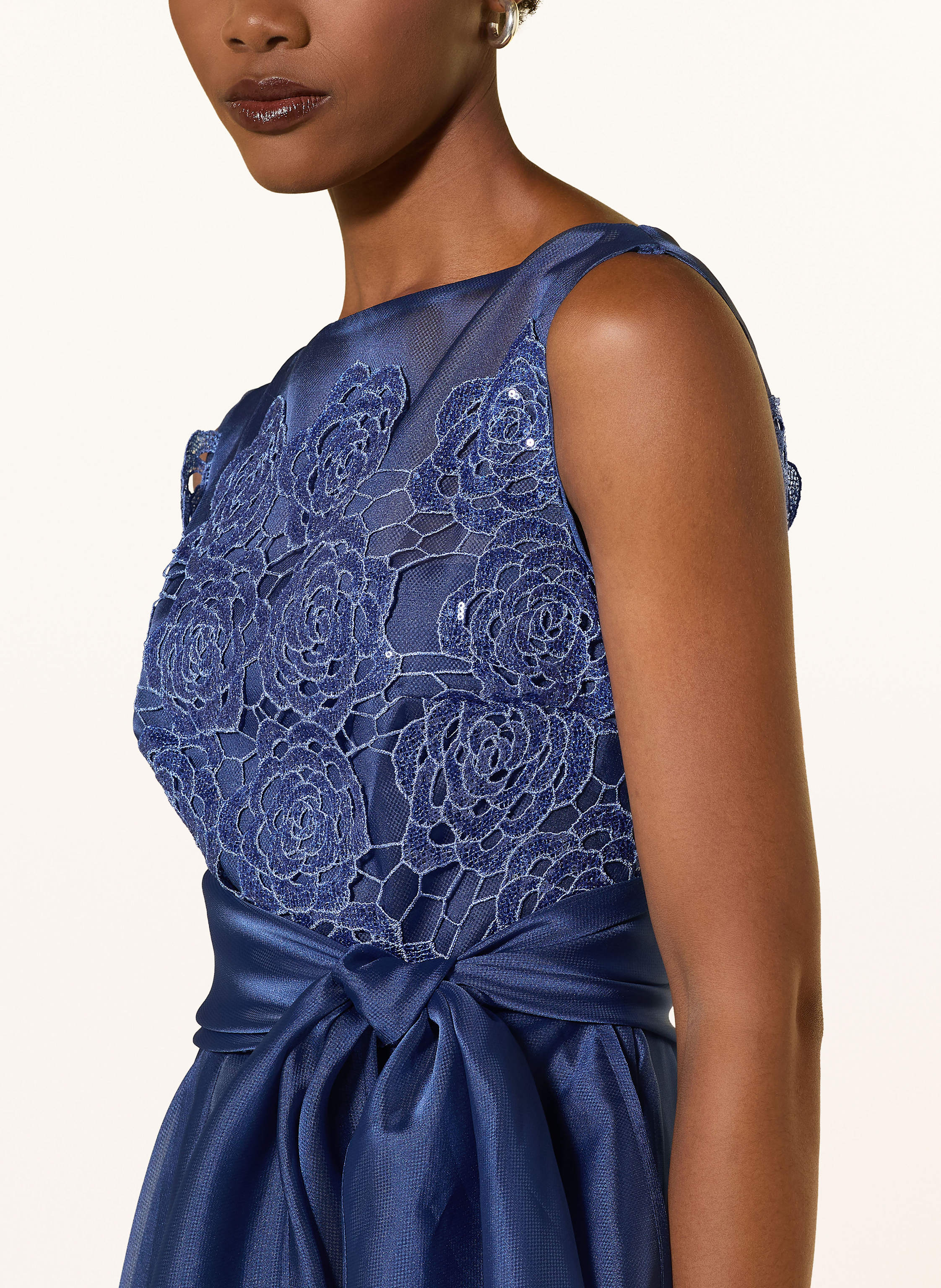 Thumbnail - Talbot Runhof Abendkleid Mit Spitze Und Pailletten blau