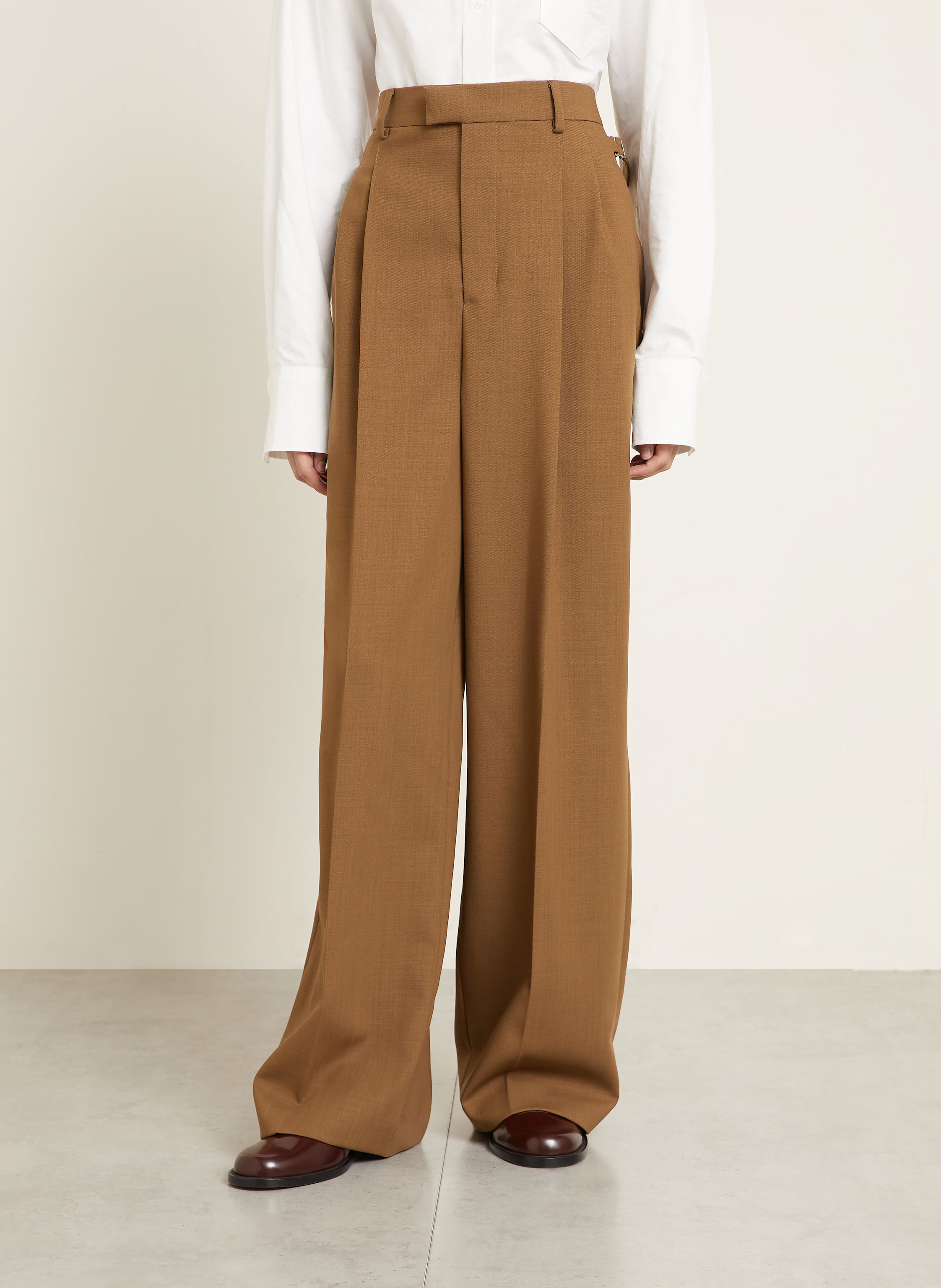 Thumbnail - Ami Paris Marlenehose braun