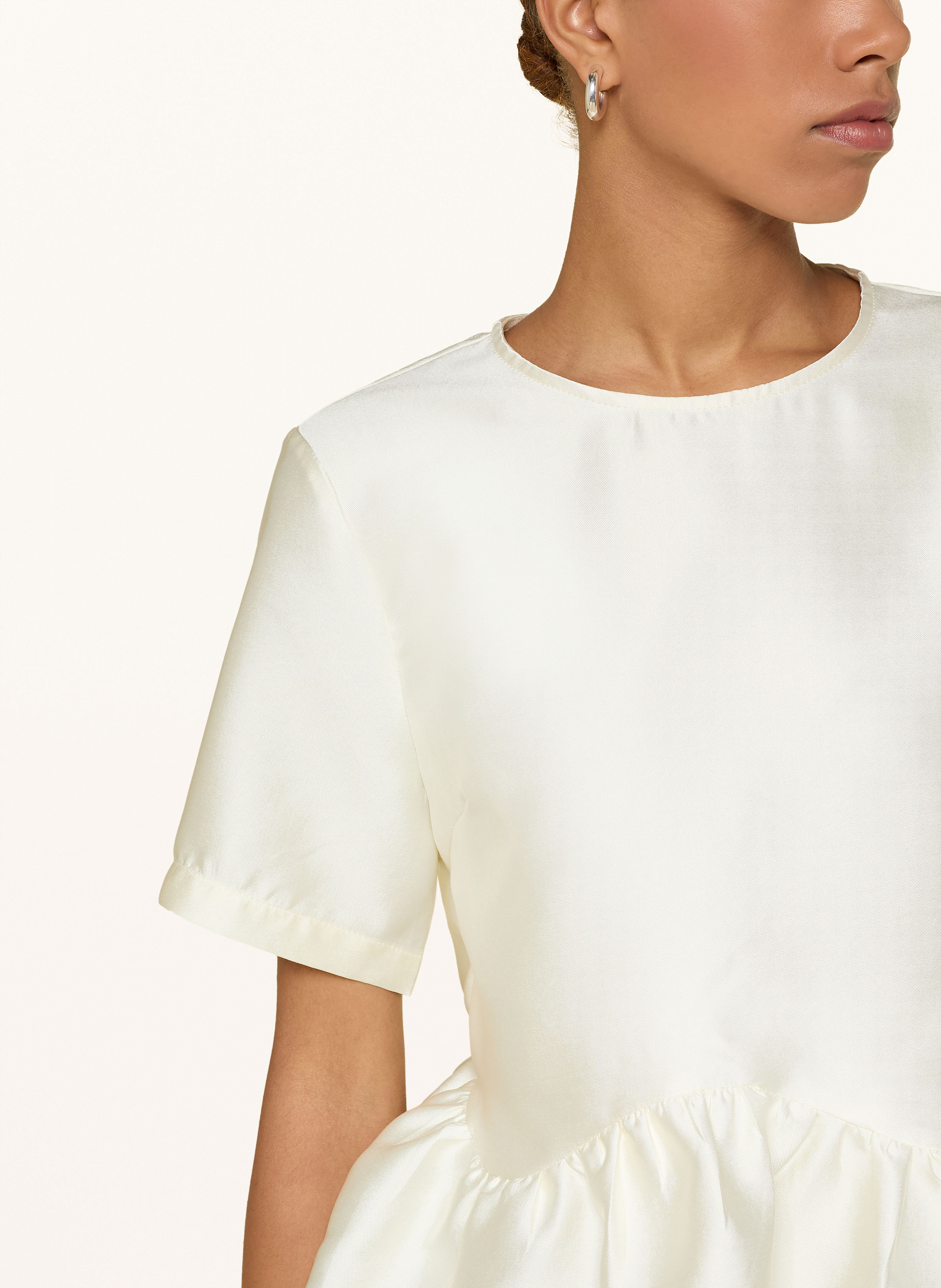 Thumbnail - Neo Noir Blusenshirt Alva Aus Satin Mit Volants weiss