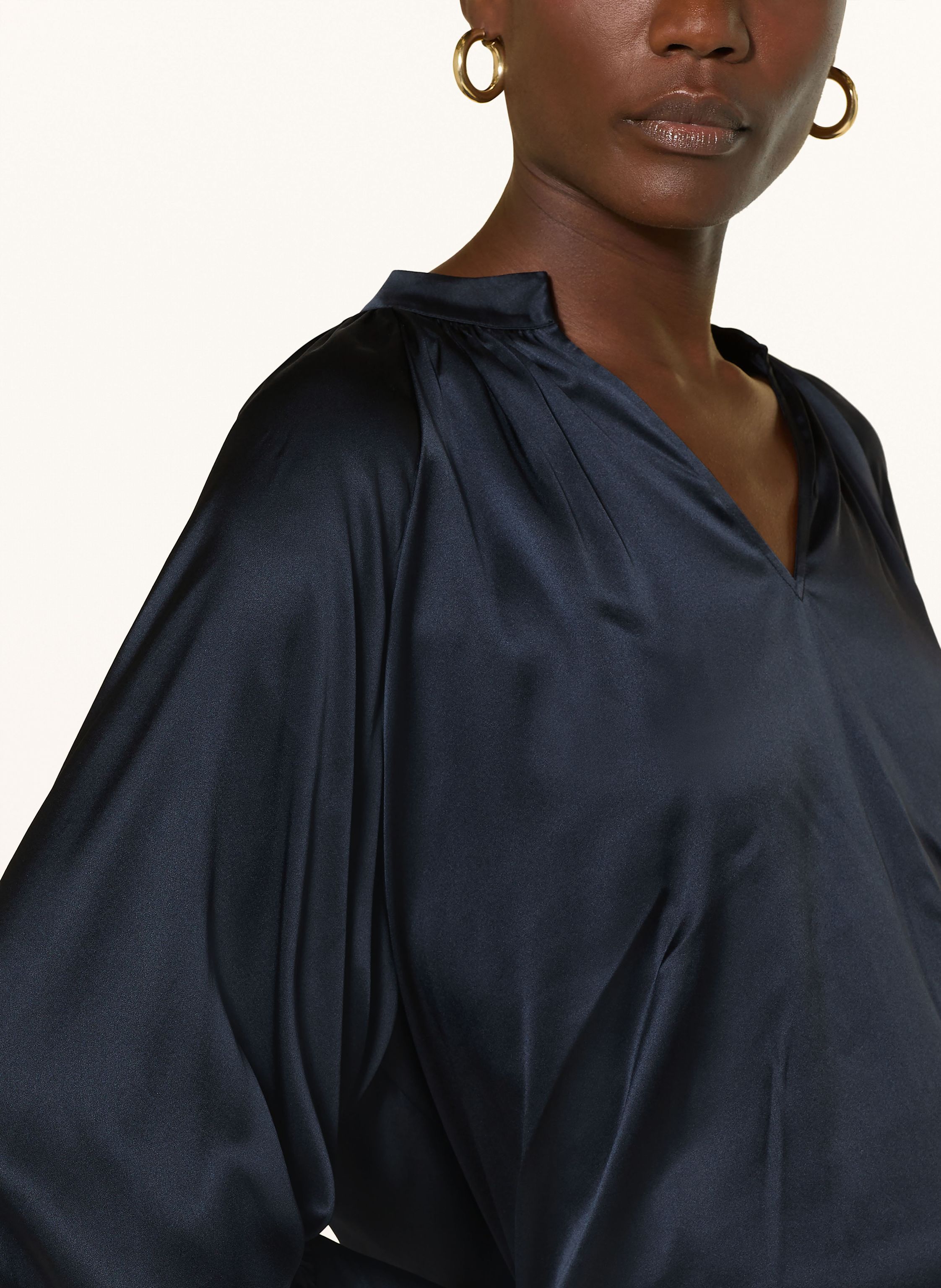 Thumbnail - Herzen's Angelegenheit Blusenshirt Aus Satin blau