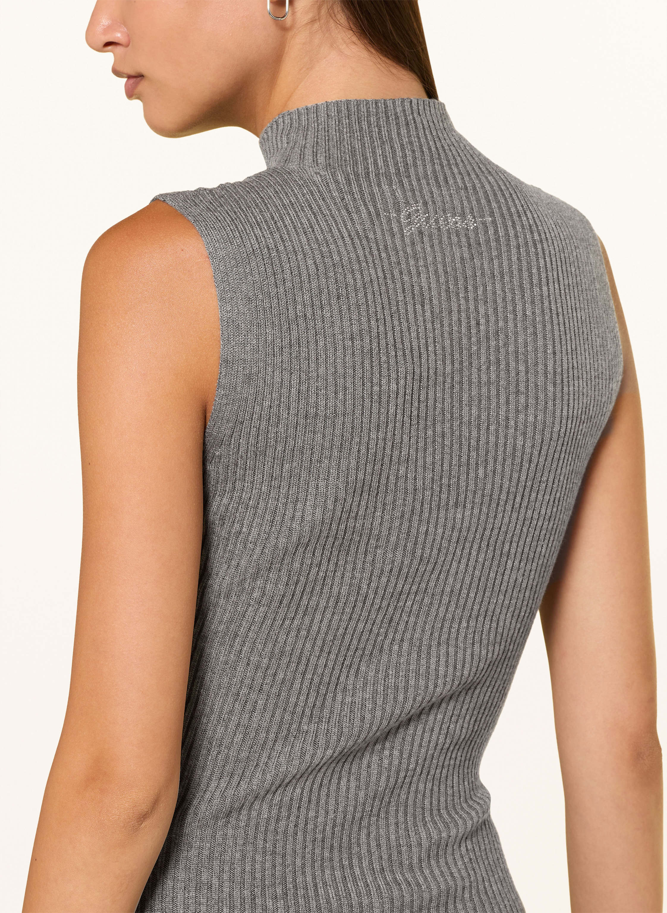 Thumbnail - Guess Strickkleid Julia Mit Schmucksteinen grau