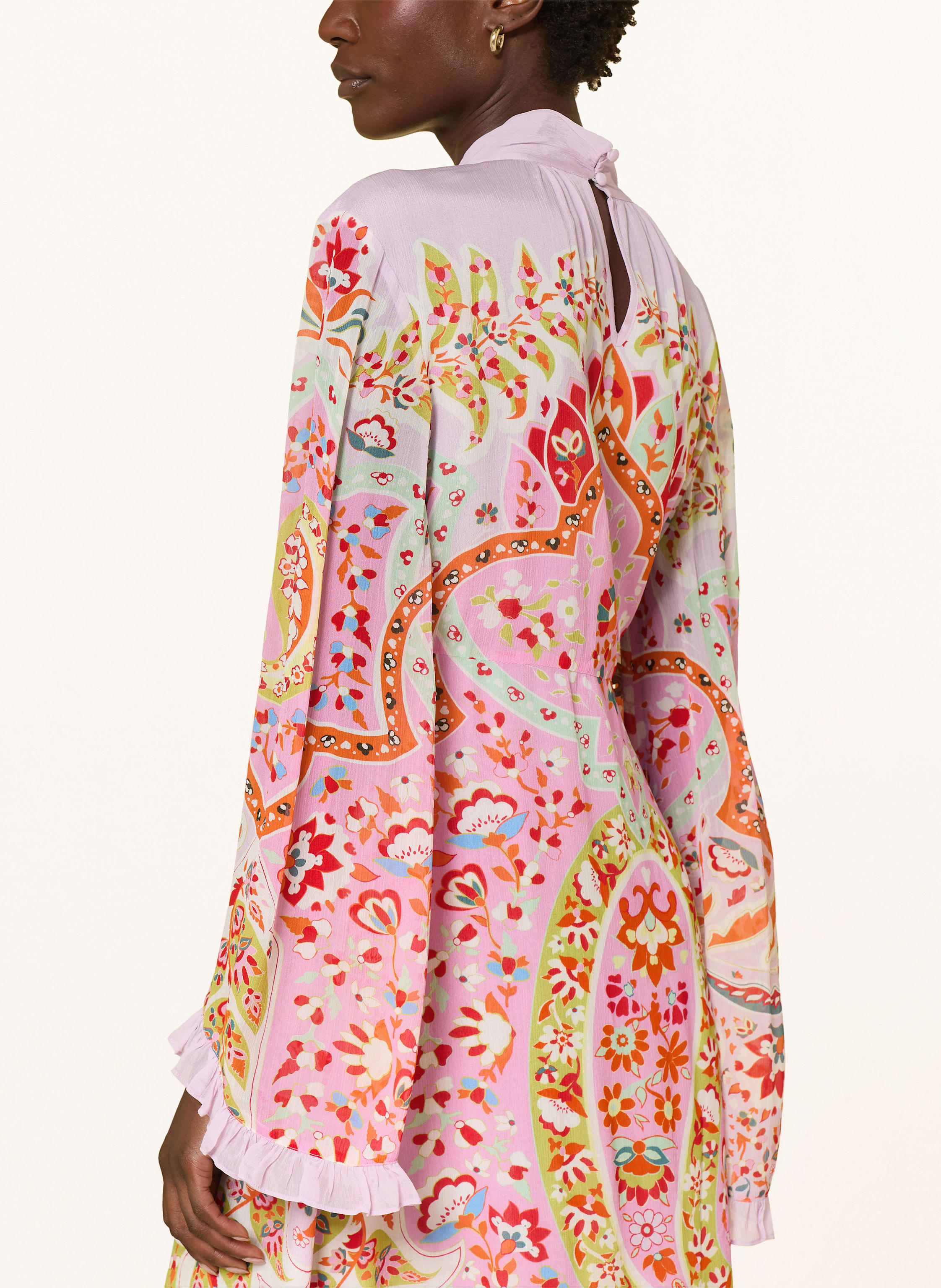 Thumbnail - Herzen's Angelegenheit Kleid Mit Cut-Out Und Rüschen rosa