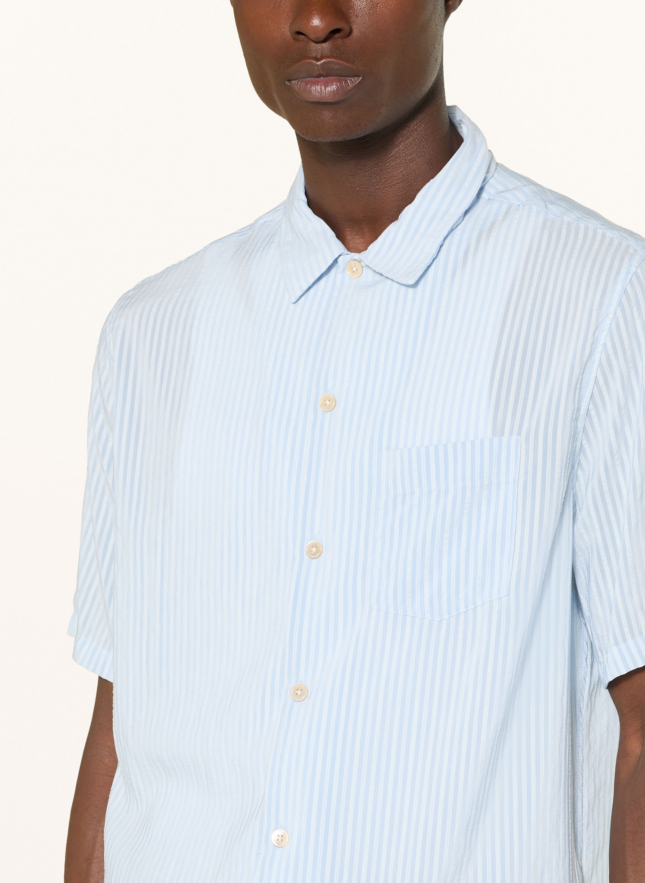 Thumbnail - Allsaints Kurzarm-Hemd Perry Boxy Fit blau