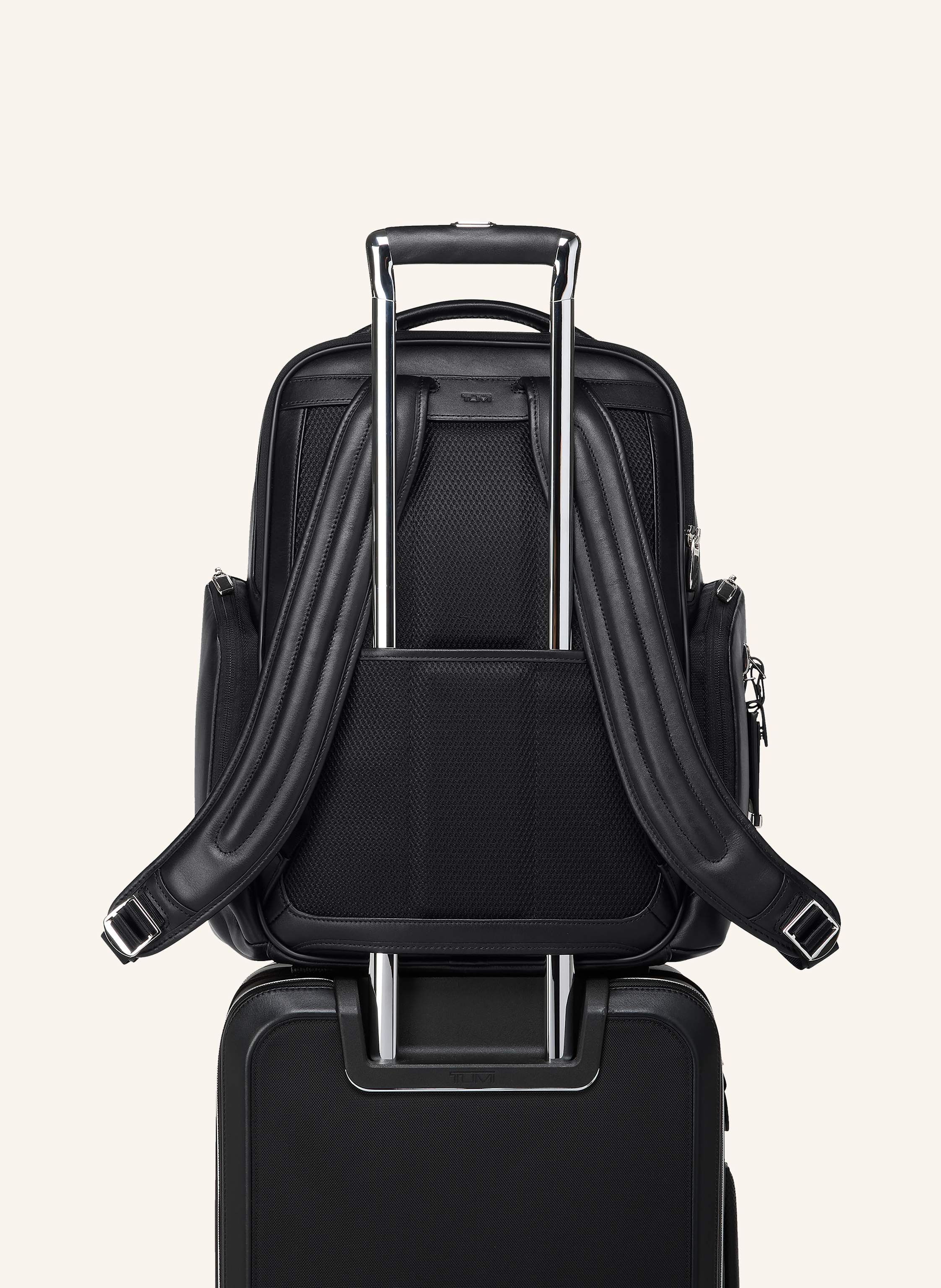 Thumbnail - Tumi Arrive Rucksack Barker Large Mit Laptop-Fach schwarz