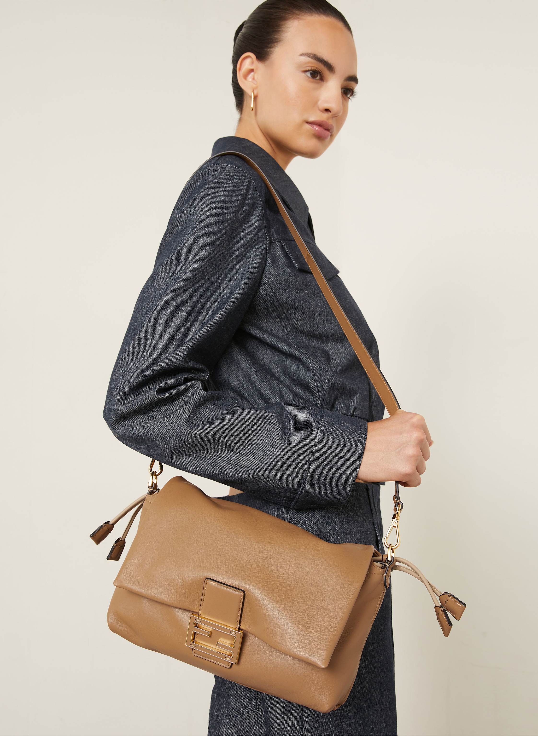 Thumbnail - Fendi Handtasche Mamma Baguette Medium beige