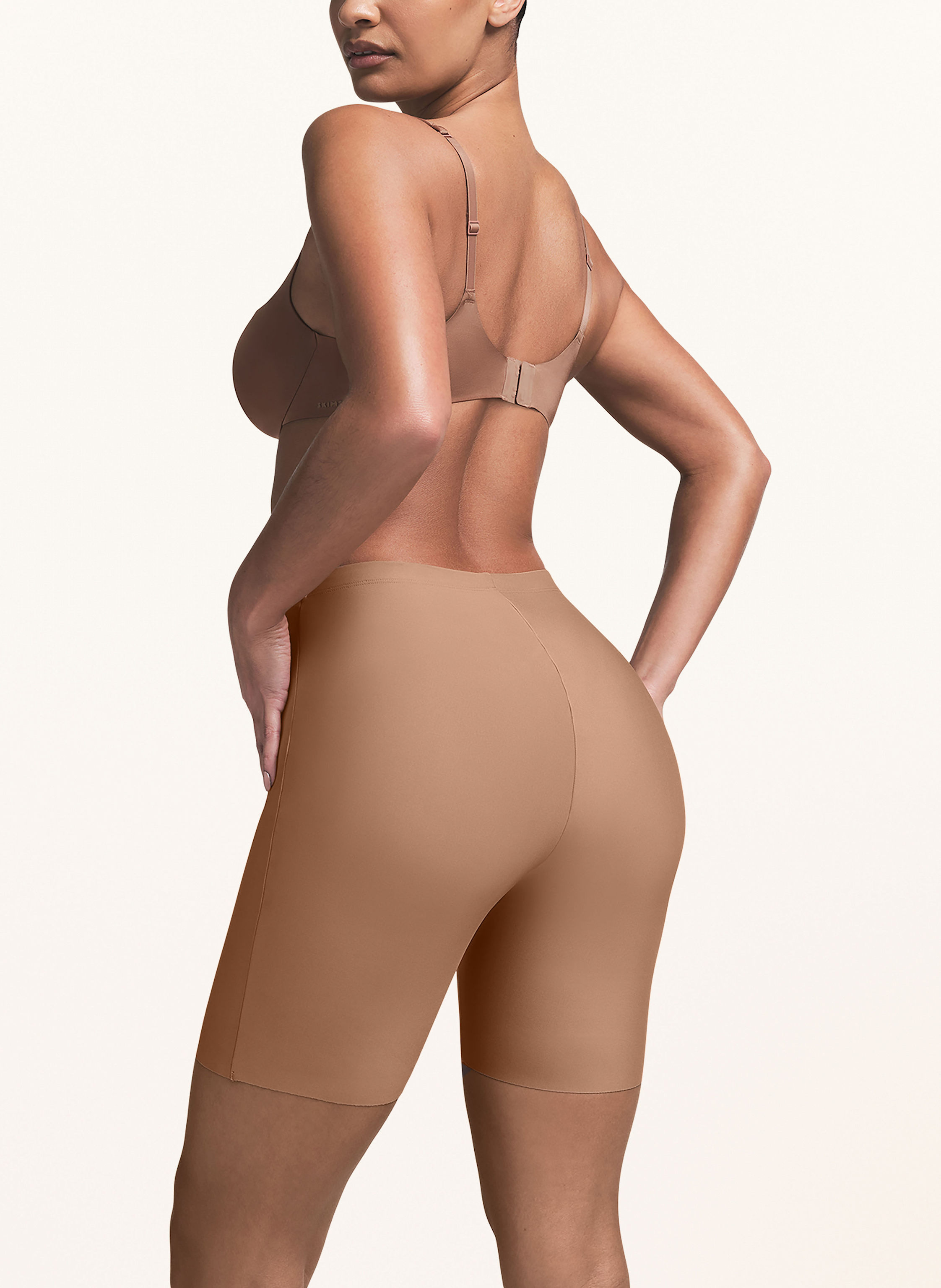 Thumbnail - Skims Shape-Shorts Butt Enhancing Padded Short beige