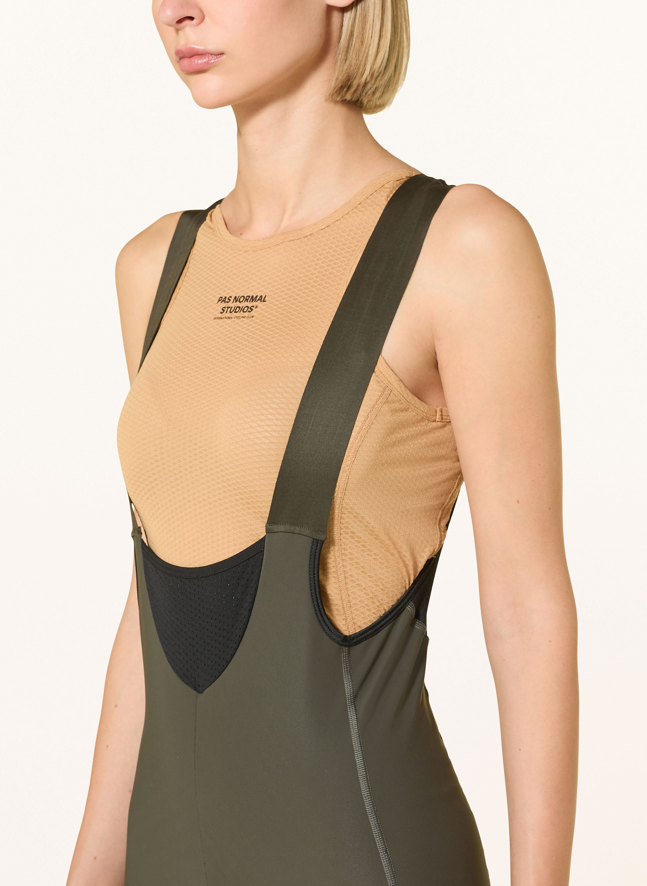 Thumbnail - Pas Normal Studios Softshell-Radhose Mechanism Mit Trägern Und Gepolstertem Einsatz gruen