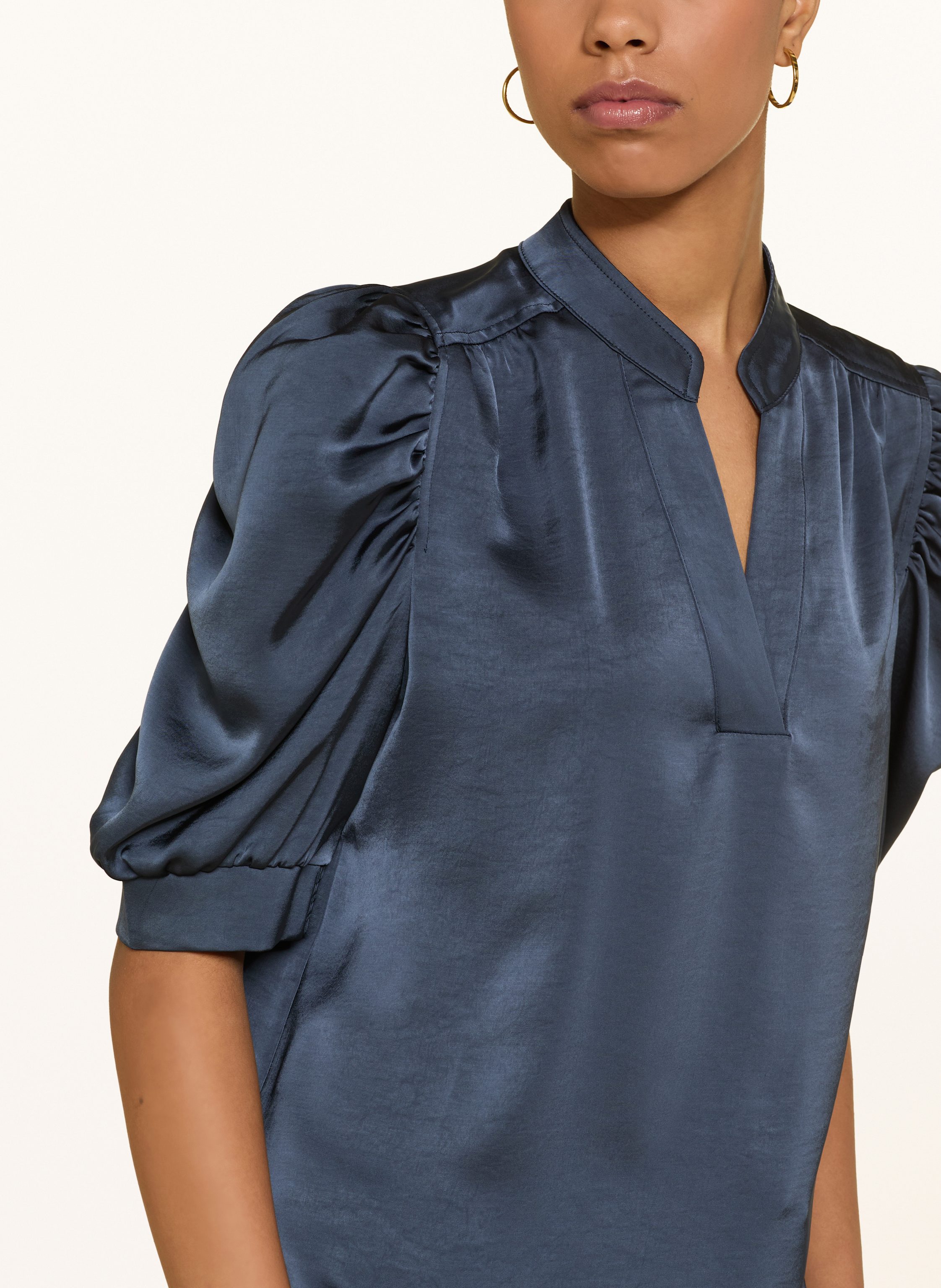 Thumbnail - Neo Noir Blusenshirt Roella Aus Satin blau