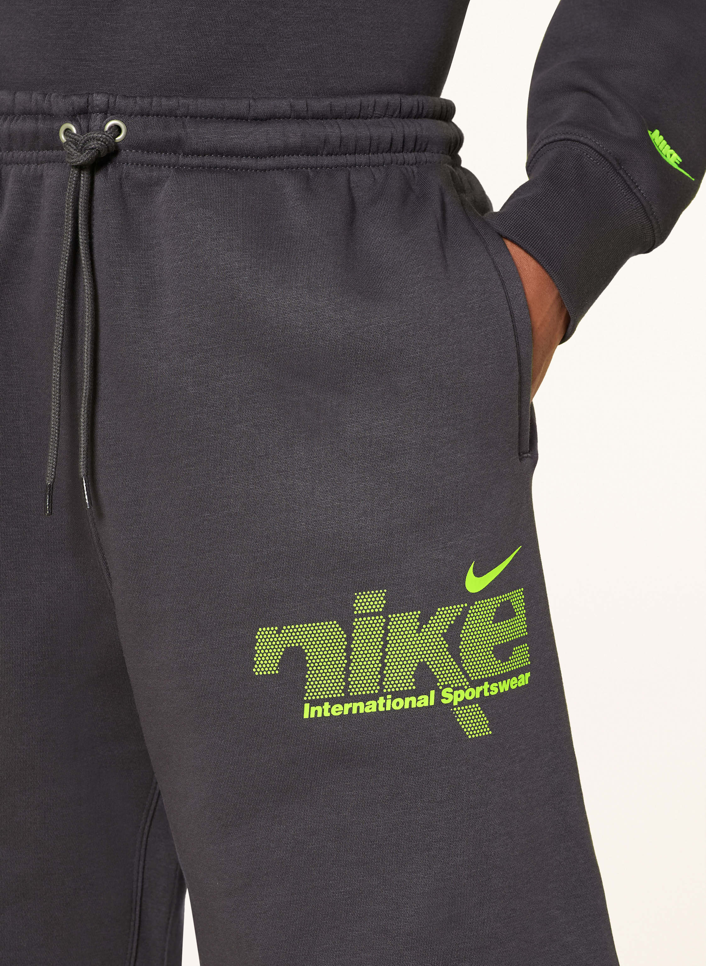Thumbnail - Nike Sweatshorts Club grau