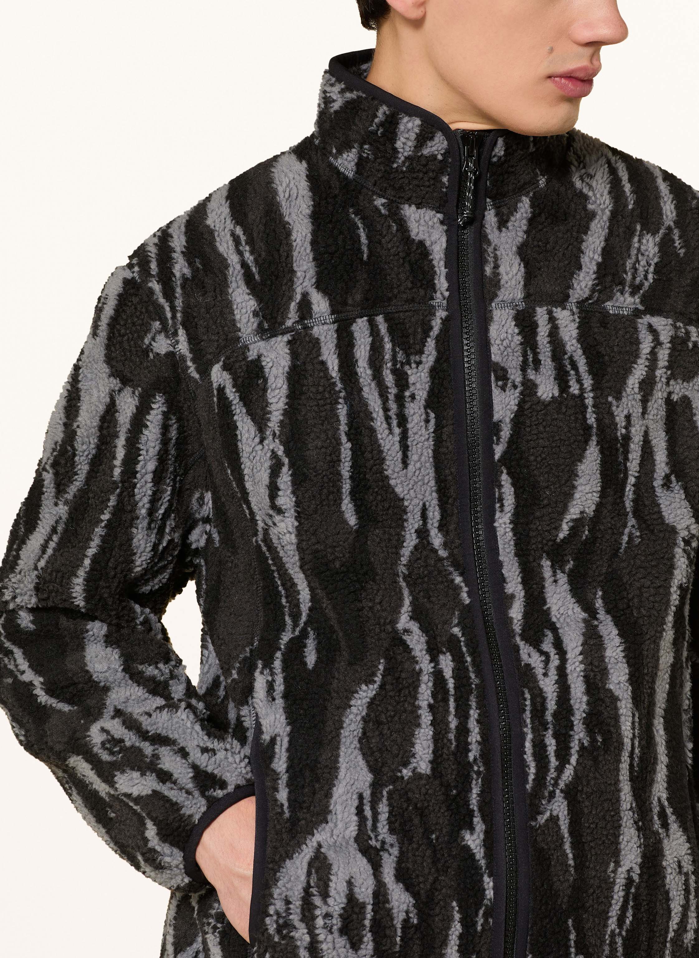 Thumbnail - Peak Performance Teddyfell-Jacke schwarz