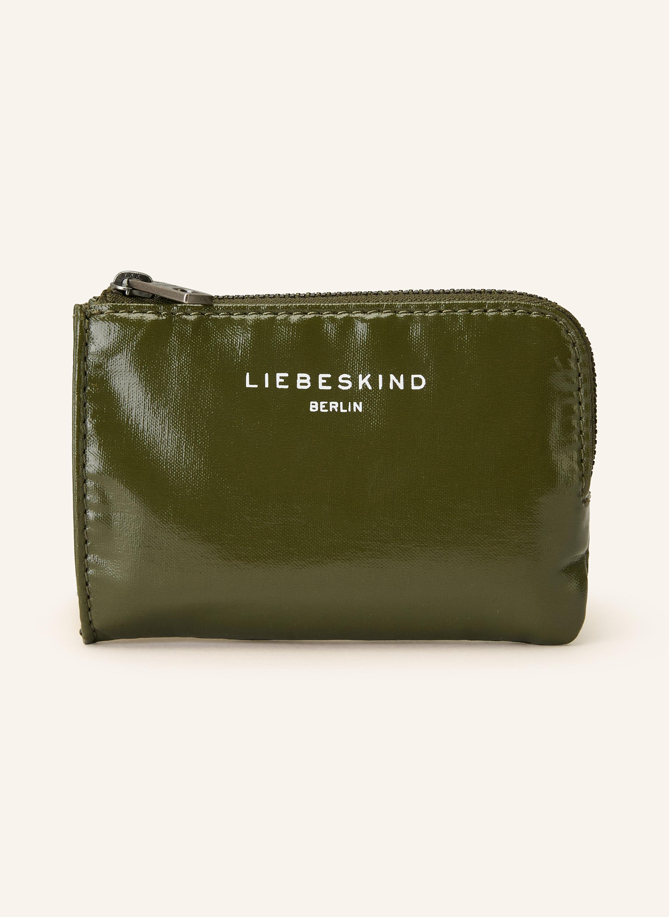 Liebeskind Berlin Textil mit Lederdetails. Glänzende Optik. Schließt mit Reißverschluss. Drei Kartenfächer. Herausnehmbarer Schlüsselring. Label-Print auf der Front in dunkelgrün