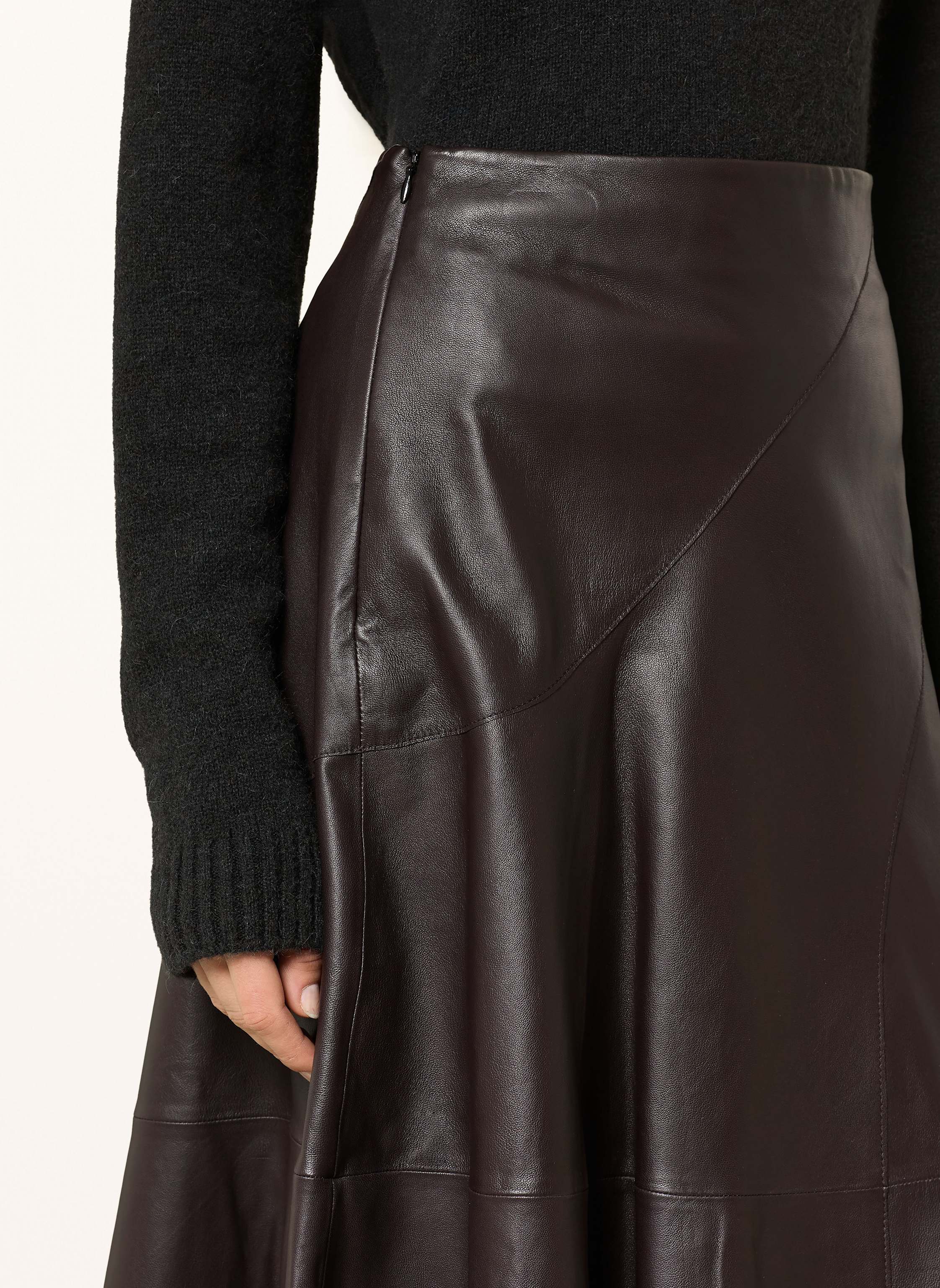 Thumbnail - Boss Lederrock Sevani rot