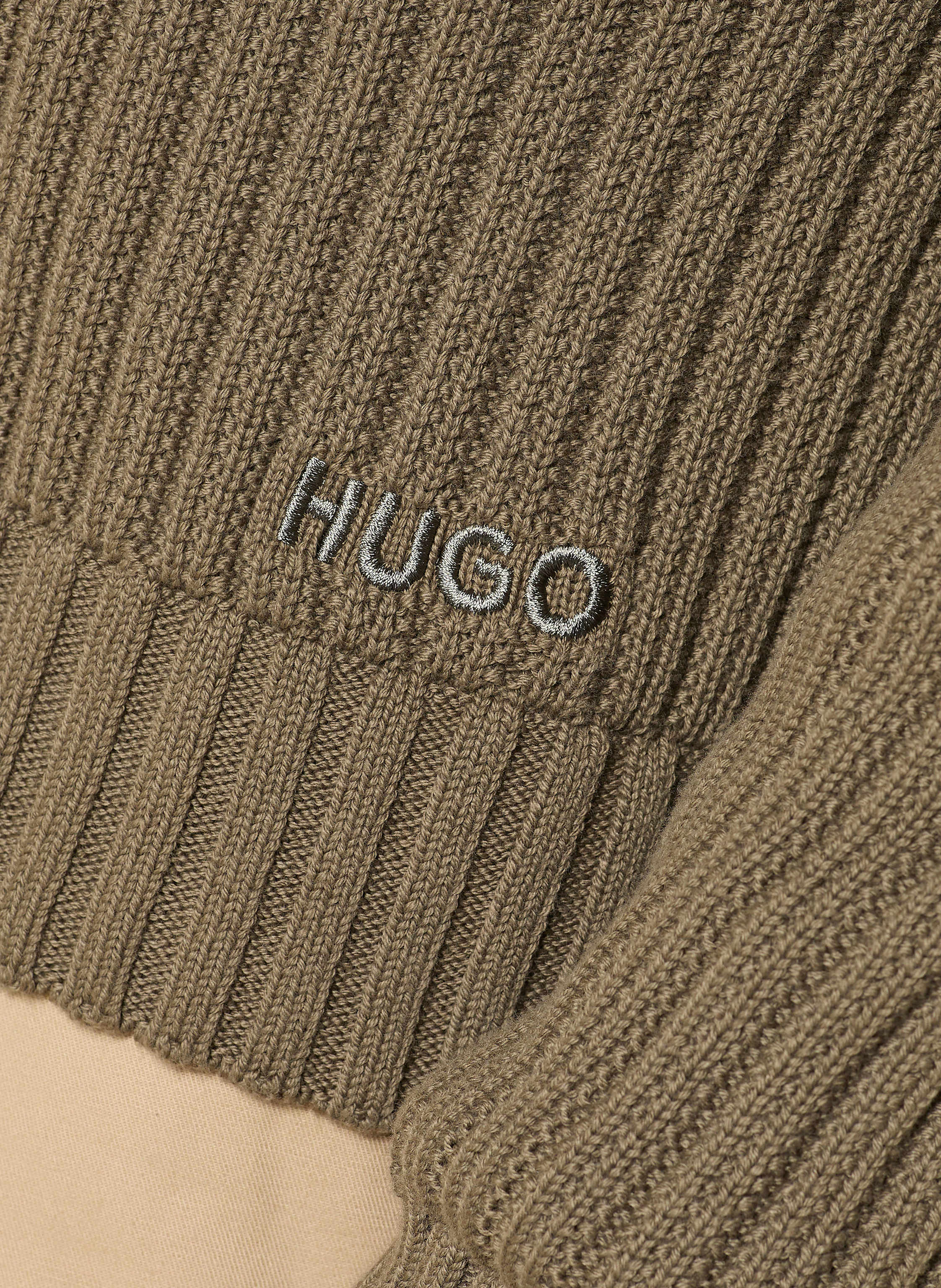 Thumbnail - Hugo Troyer Srigg beige