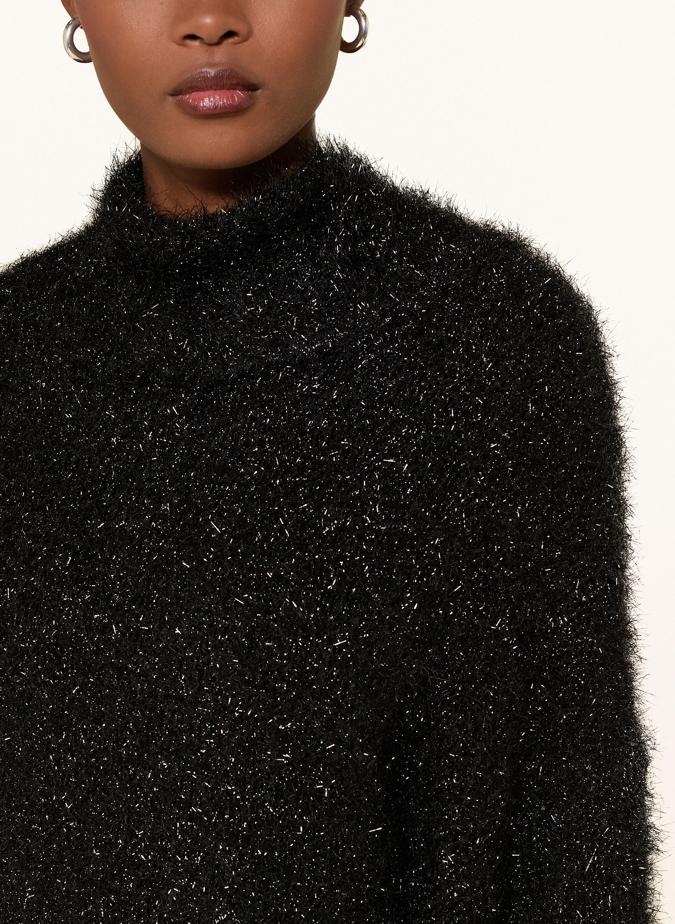 Thumbnail - Essentiel Antwerp Pullover Istrana Mit Glitzergarn Und Schluppe schwarz