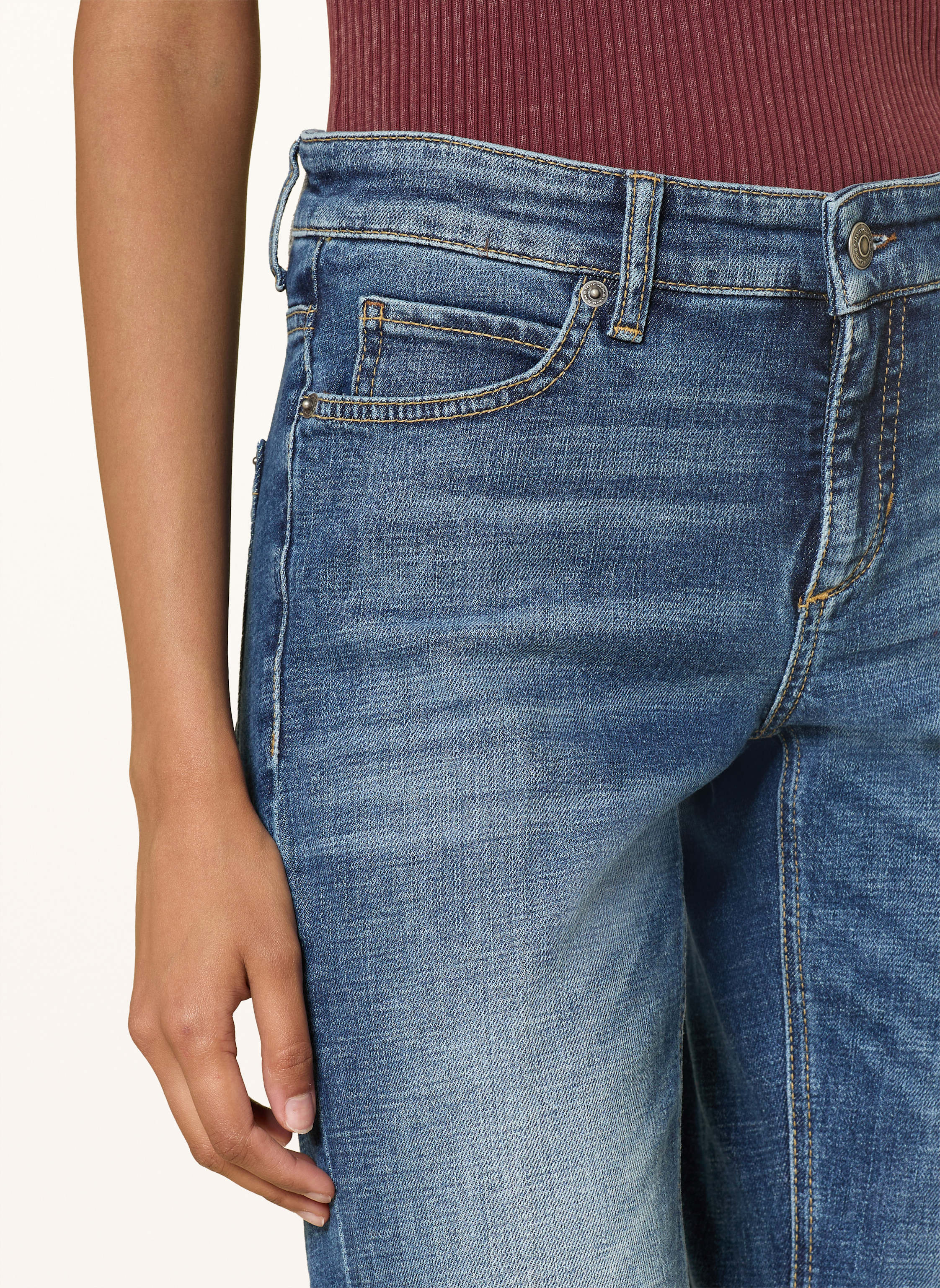 Thumbnail - Cambio Flared Jeans Fenja blau