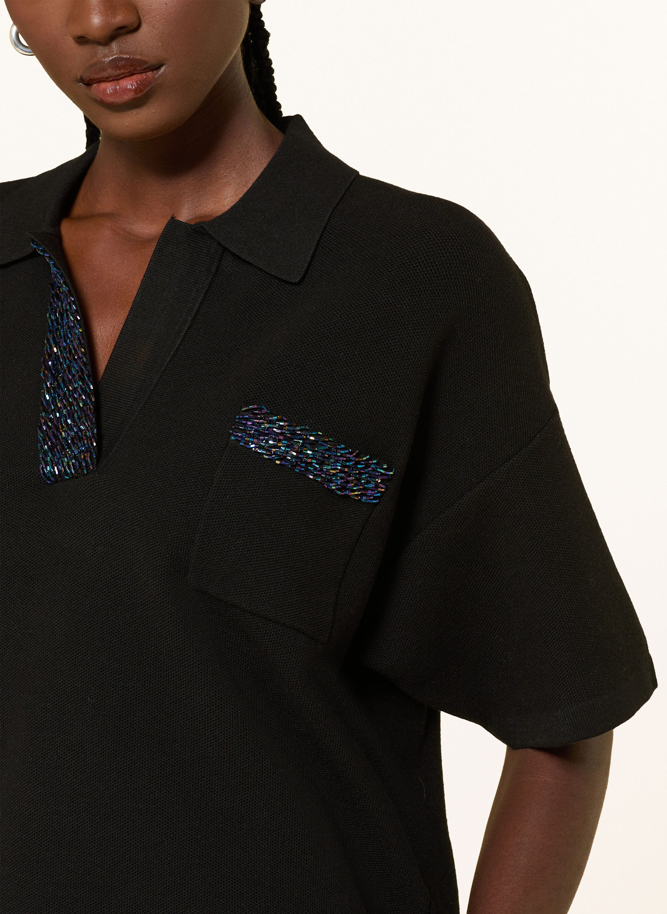 Thumbnail - Essentiel Antwerp Strick-Poloshirt Internationnal Mit Schmuckperlen schwarz