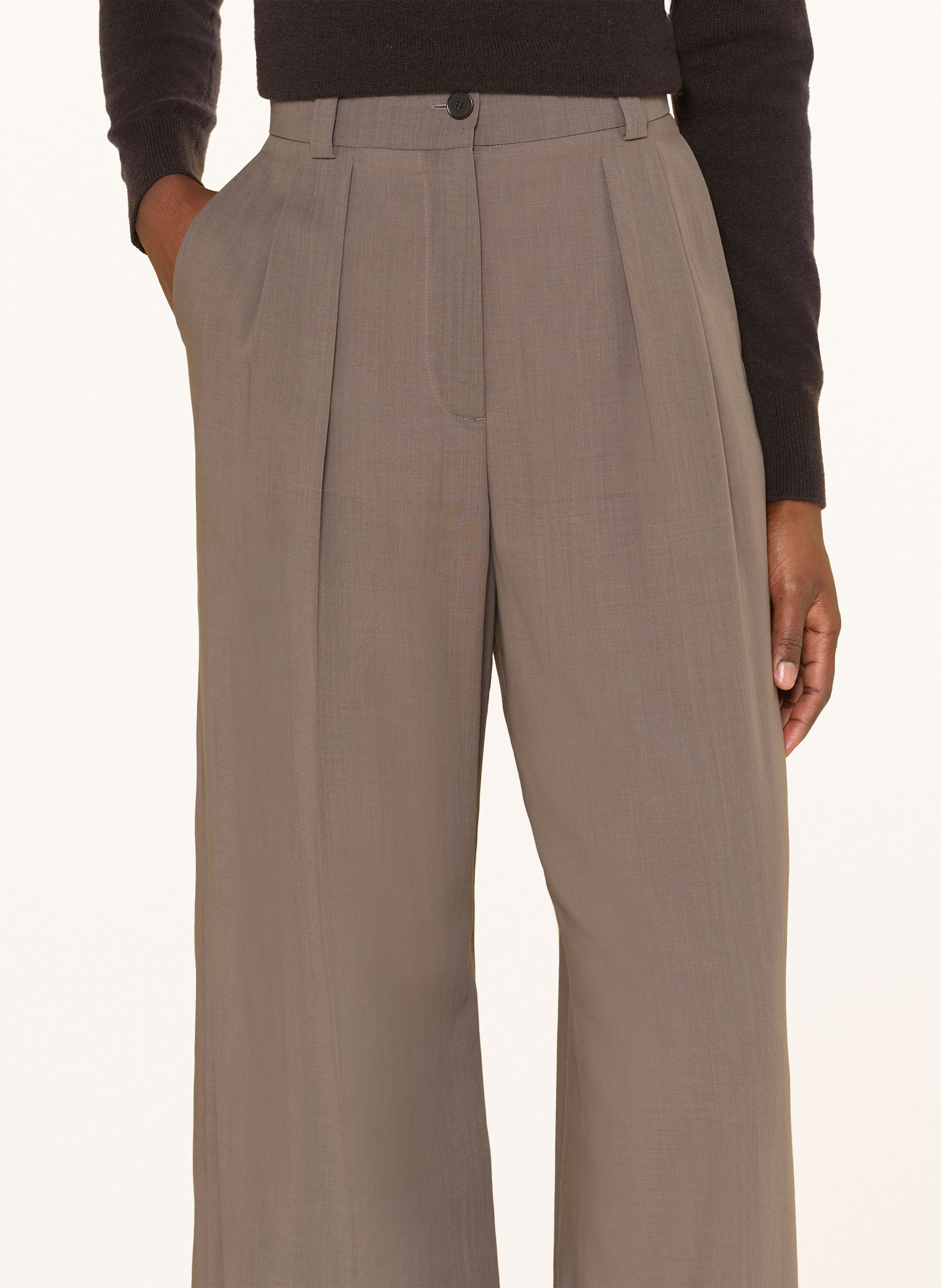 Thumbnail - Joseph Marlenehose braun