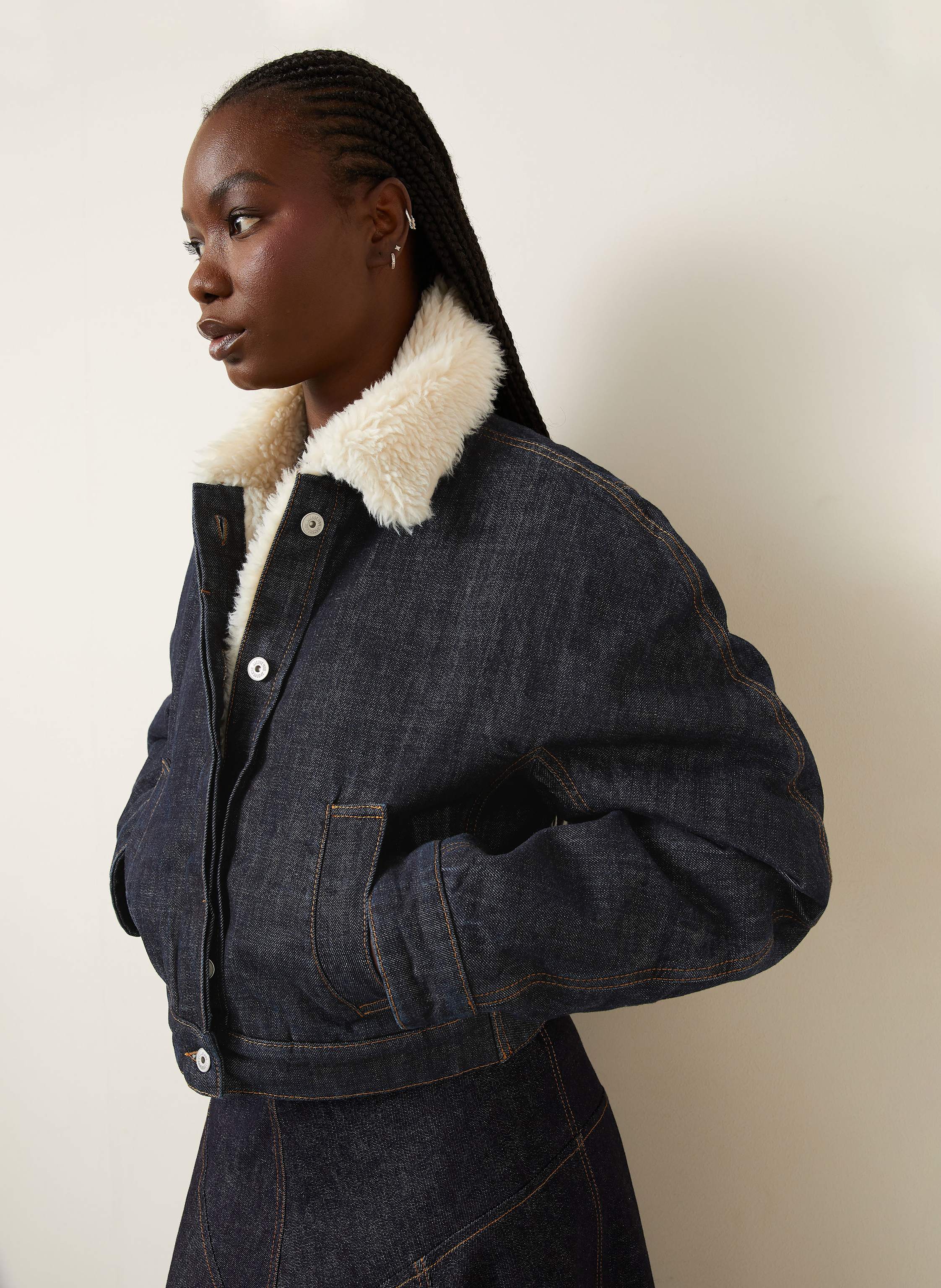 Thumbnail - Jacquemus Jeansjacke Le Bomber De-Nîmes Ovalo Mit Kunstfell blau