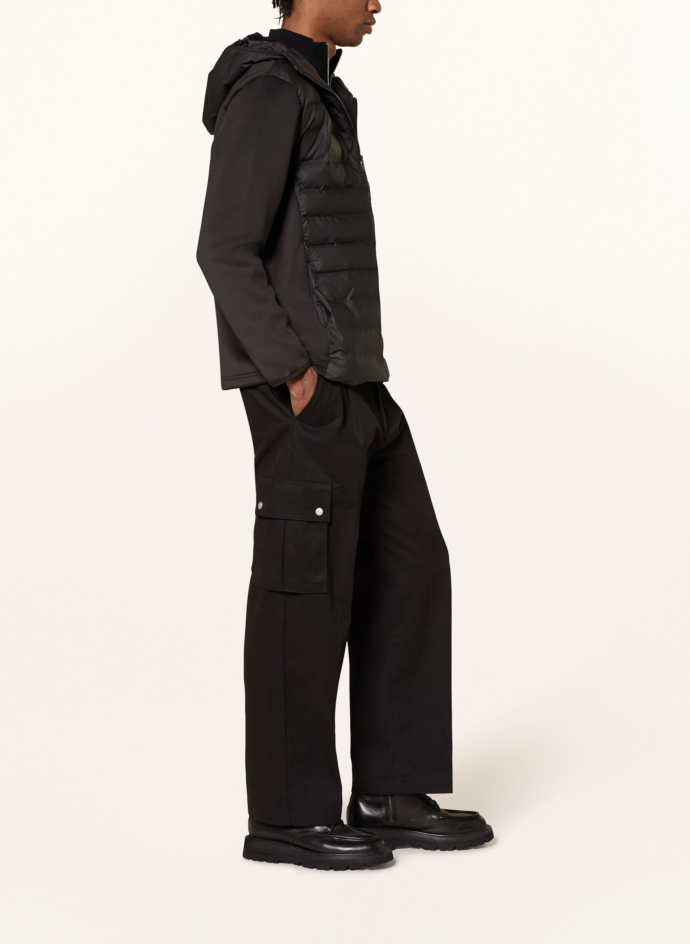 Thumbnail - Rains Steppjacke Safi Im Materialmix schwarz