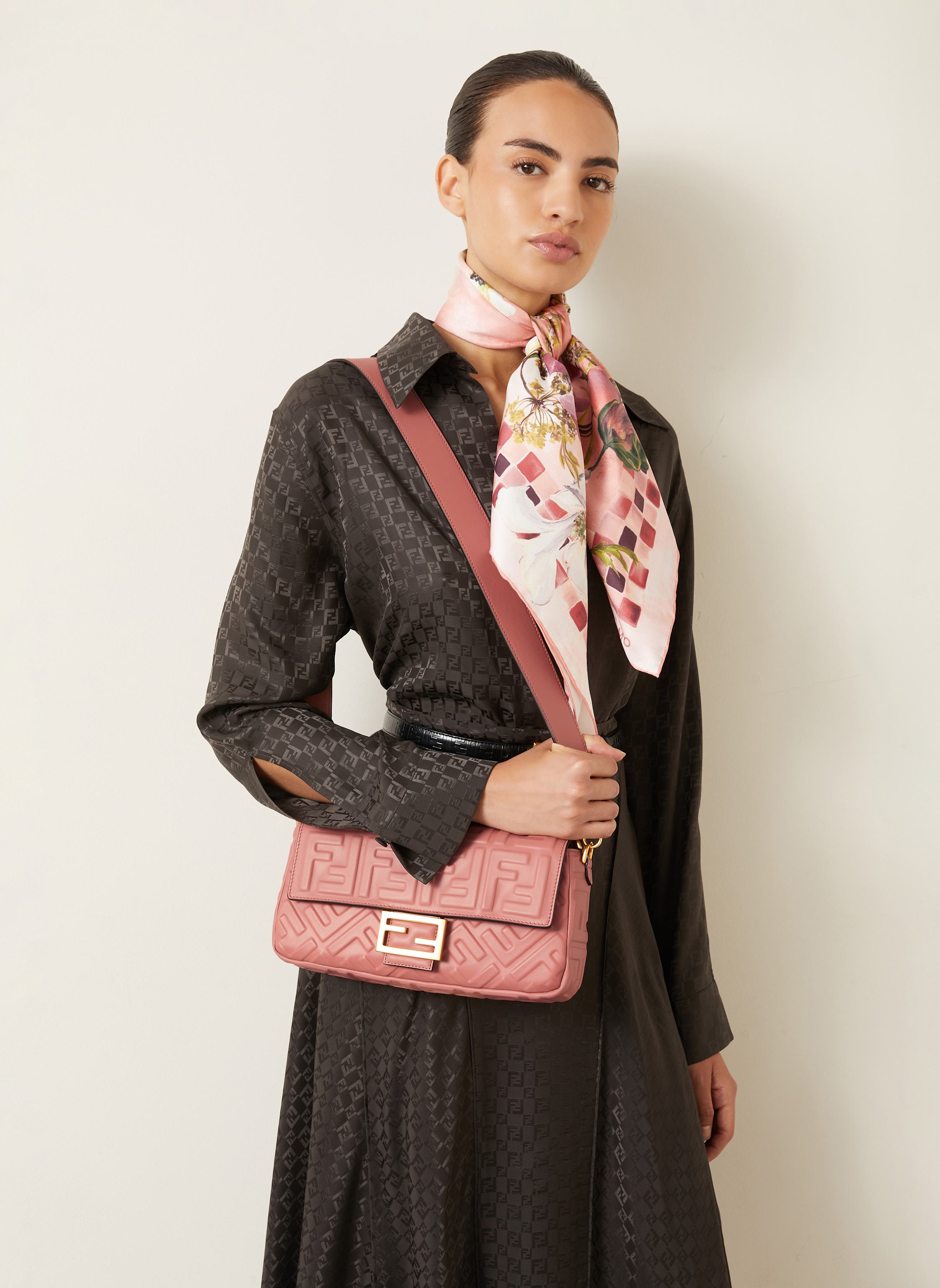 Thumbnail - Fendi Schultertasche Baguette Medium rosa