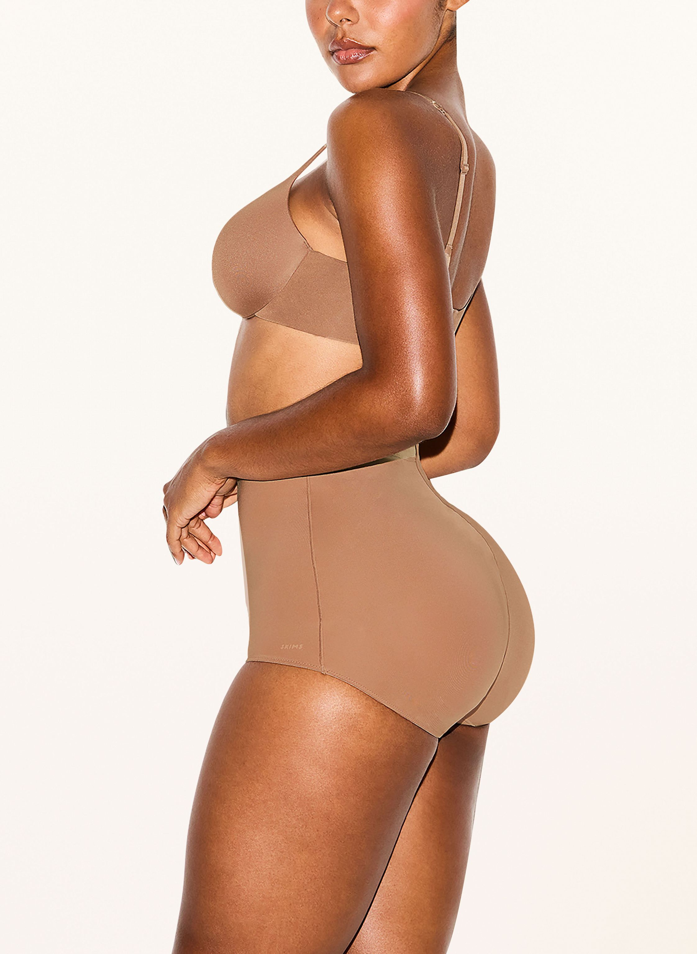 Thumbnail - Skims Shape-Hose Body Butt Enchancing beige