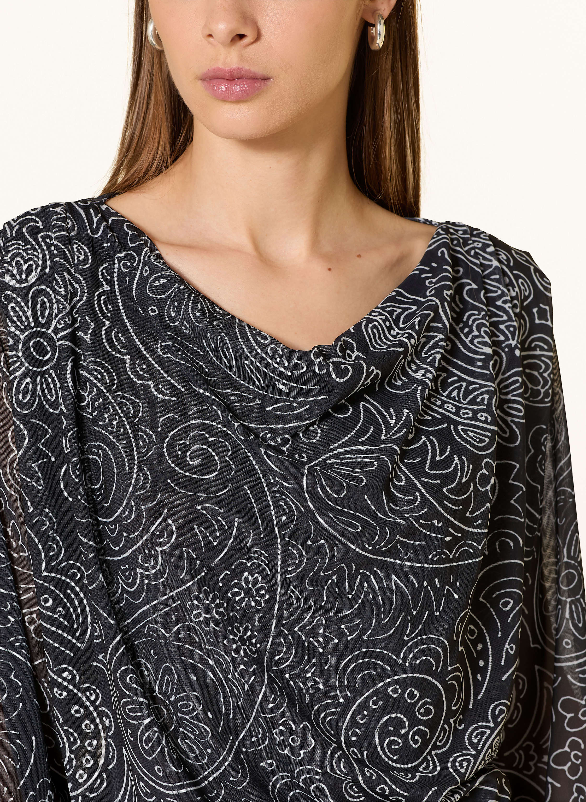 Thumbnail - Grace Longsleeve Aus Mesh schwarz