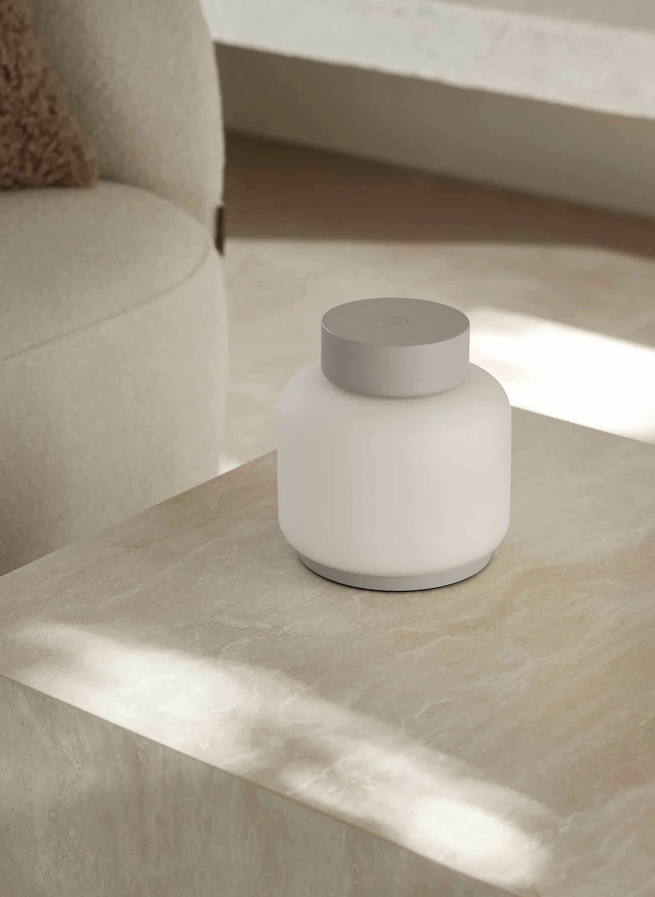 Thumbnail - Blomus Tischleuchte Fawn grau