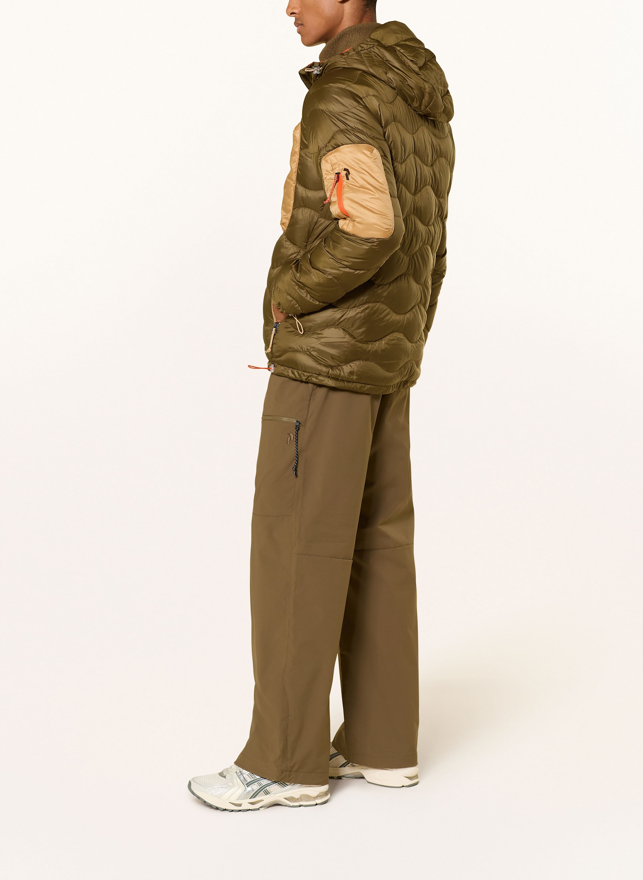 Thumbnail - Peak Performance Lightweight-Daunenjacke Helium Utility Down Hood beige