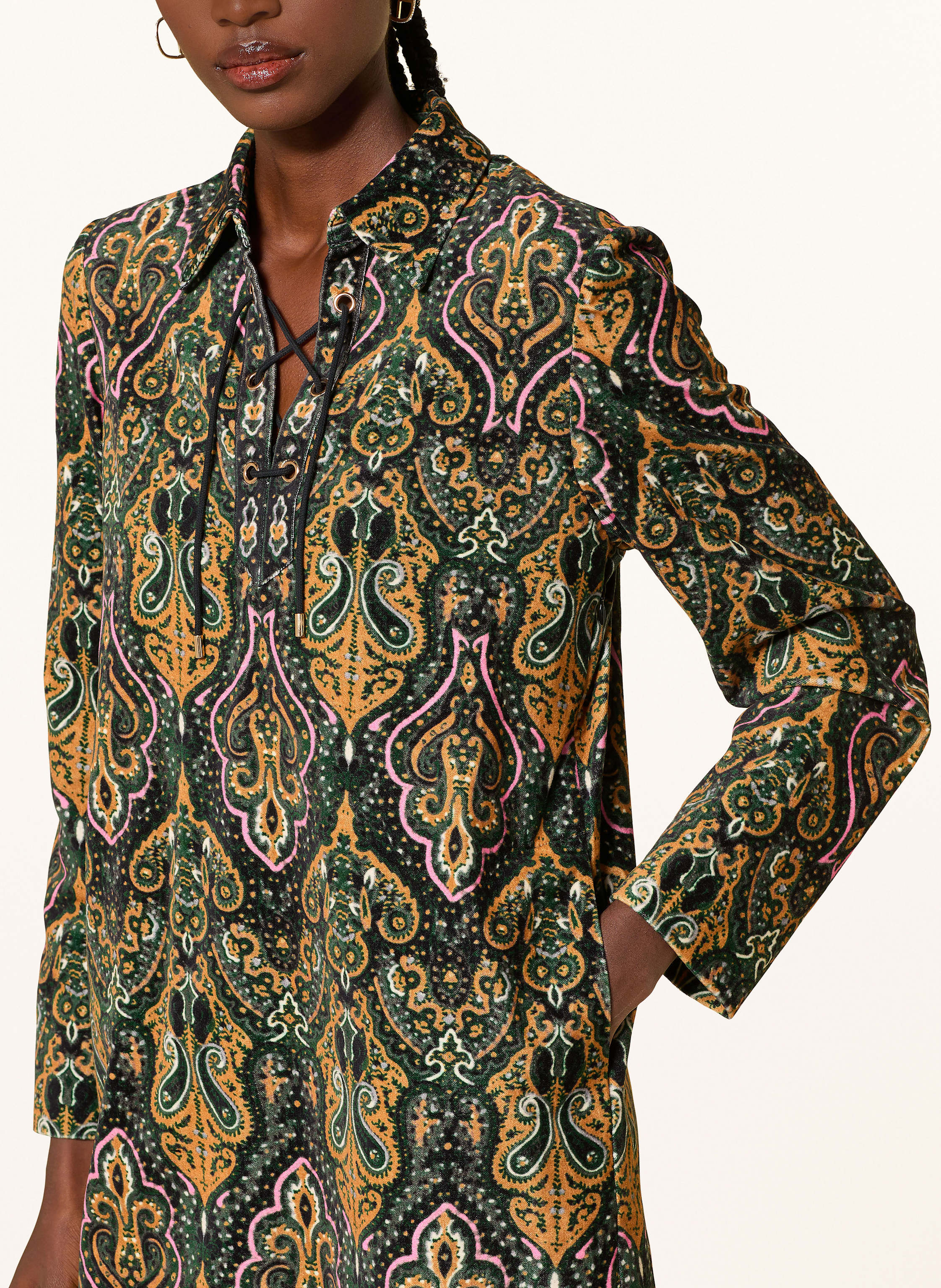 Thumbnail - Ba&Sh Hemdblusenkleid Suga Aus Samt schwarz