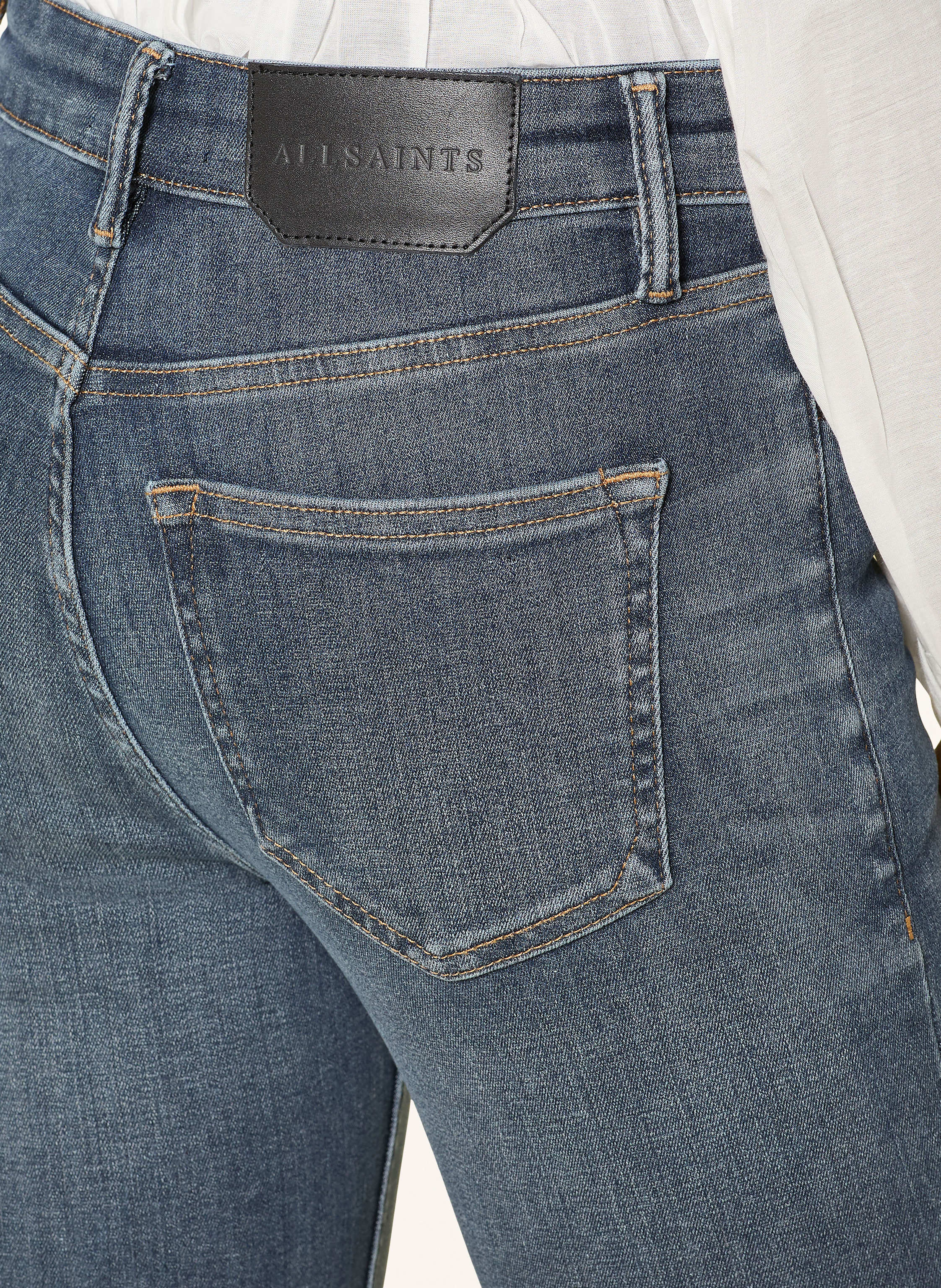 Thumbnail - Allsaints Bootcut Jeans Haldan blau