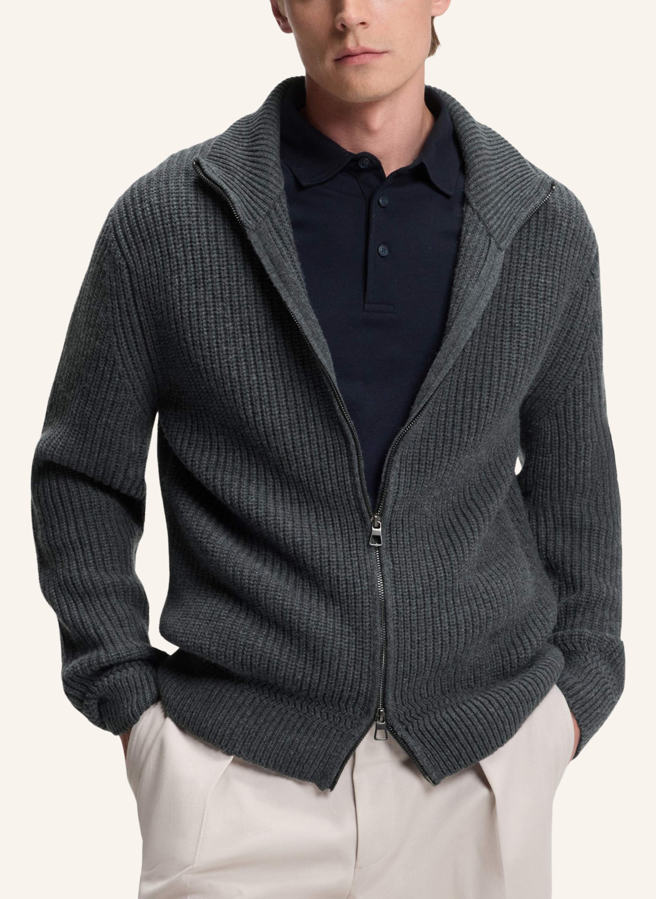 Thumbnail - Boss Strickjacke Hilustre_Db Relaxed Fit grau