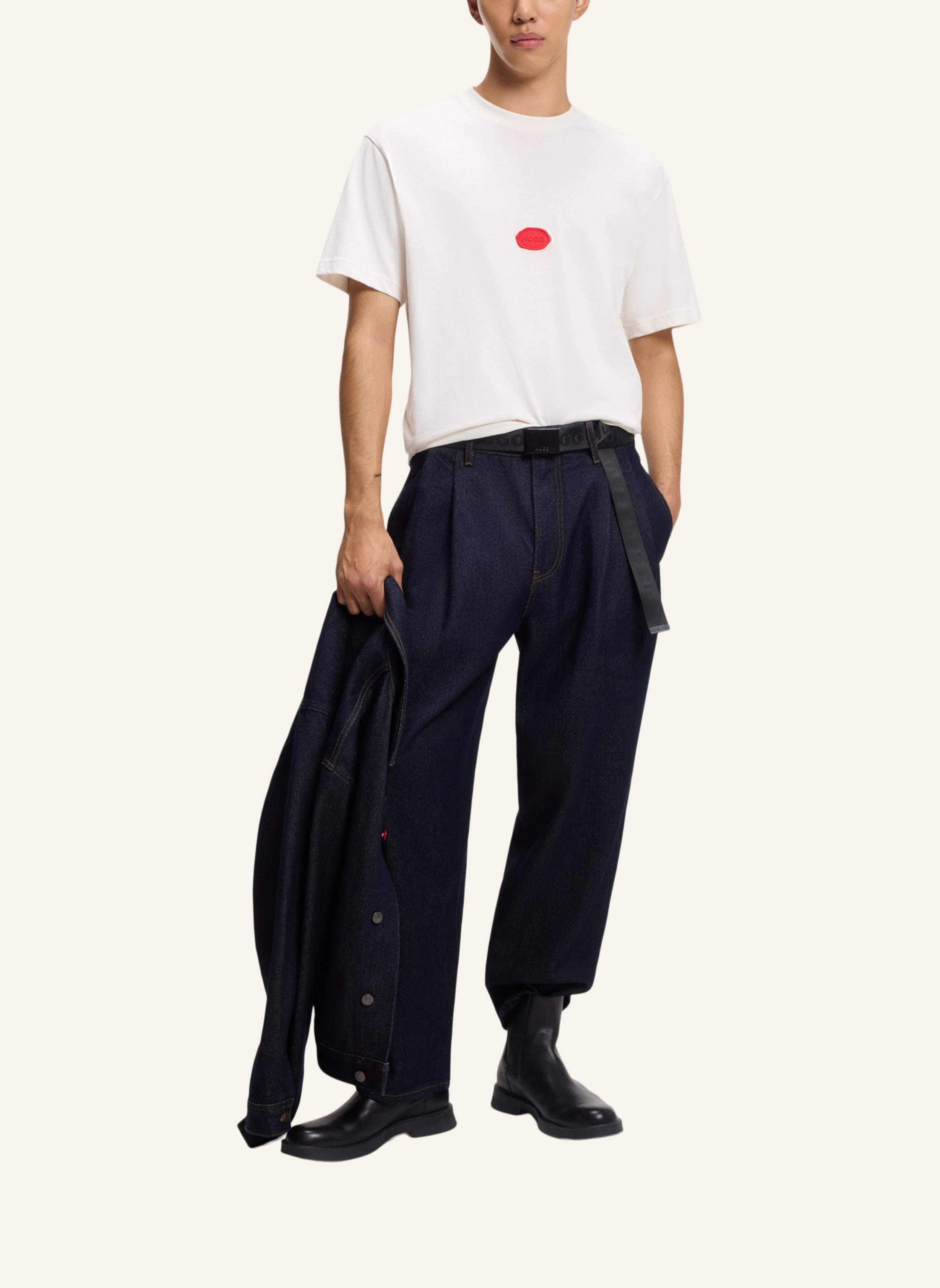Thumbnail - Hugo T-Shirt Divis Relaxed Fit beige