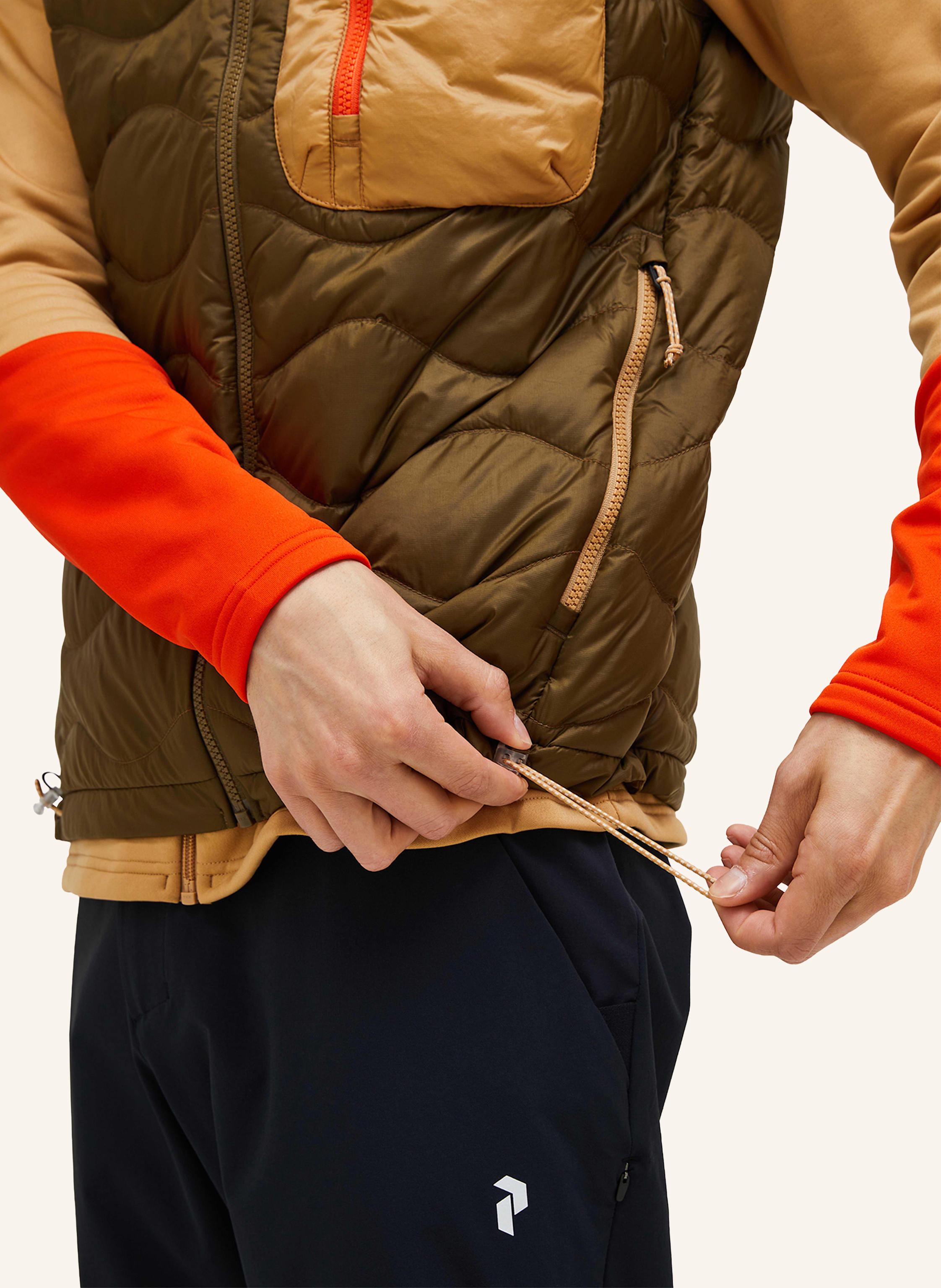 Thumbnail - Peak Performance Daunenweste Utility Helium gruen
