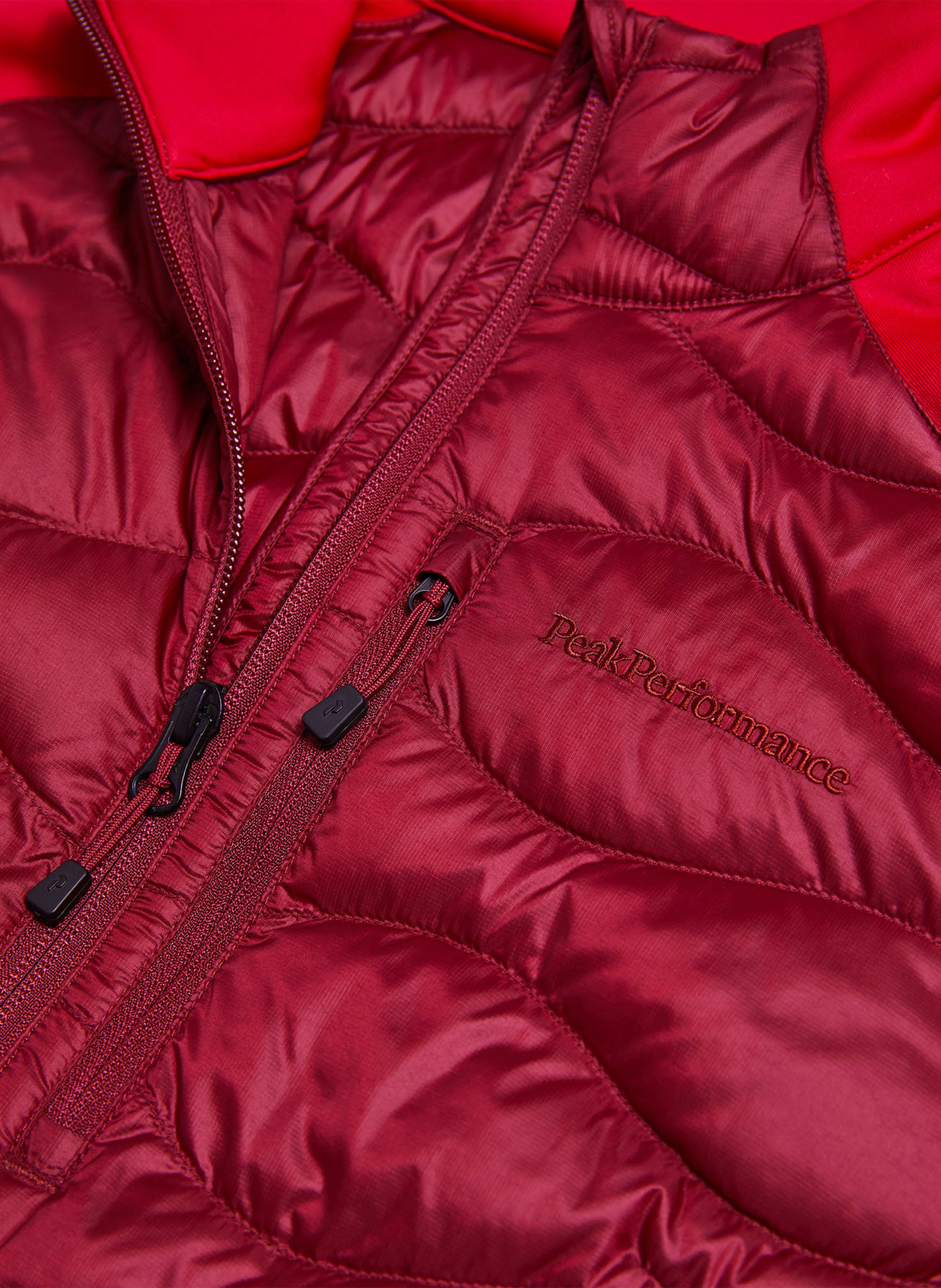Thumbnail - Peak Performance Midlayer-Jacke Helium rot