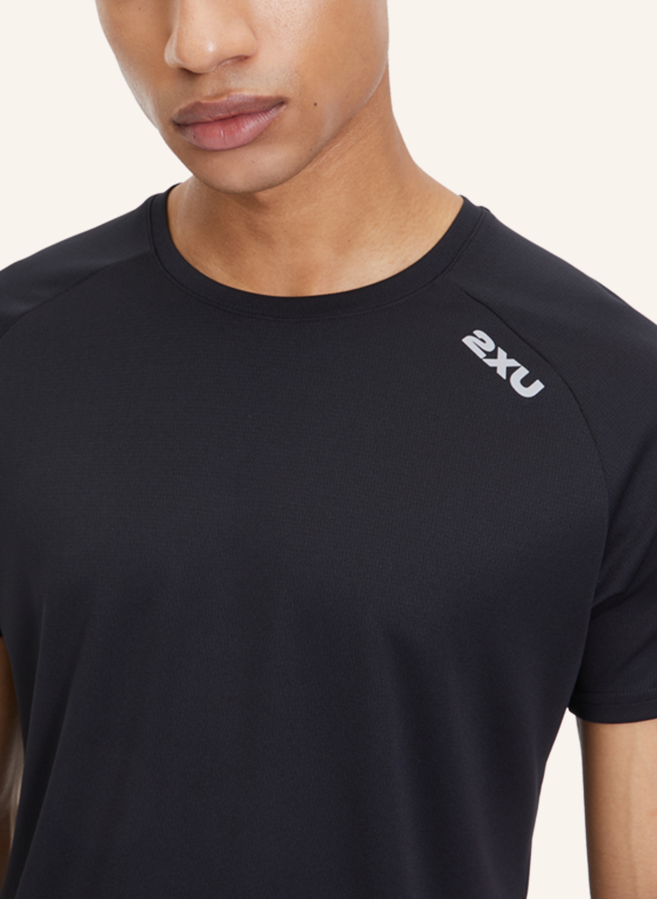 Thumbnail - 2xu Laufshirt Aero Tee schwarz