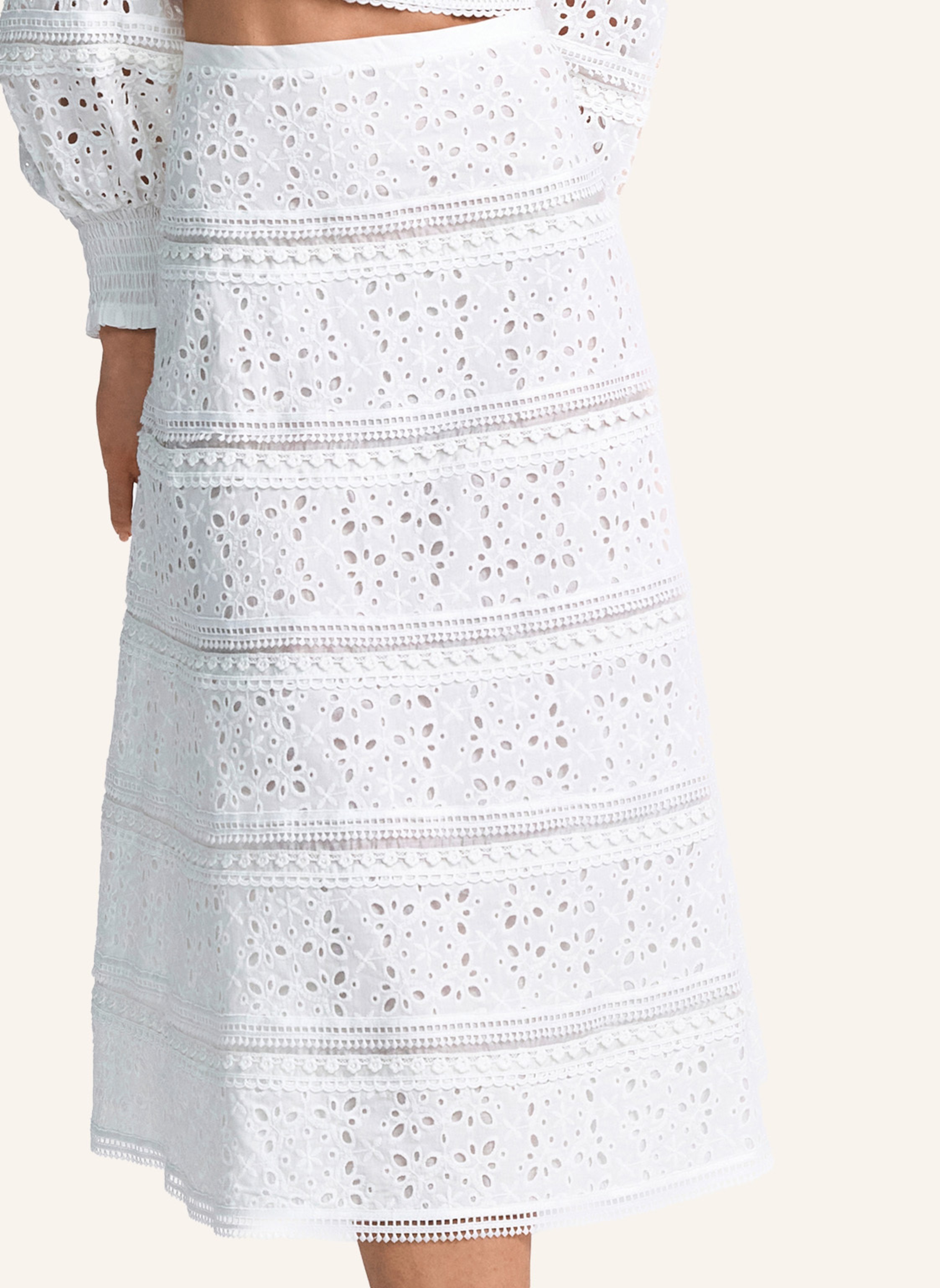 Thumbnail - Claire Luise Rock Mit Lochmuster weiss