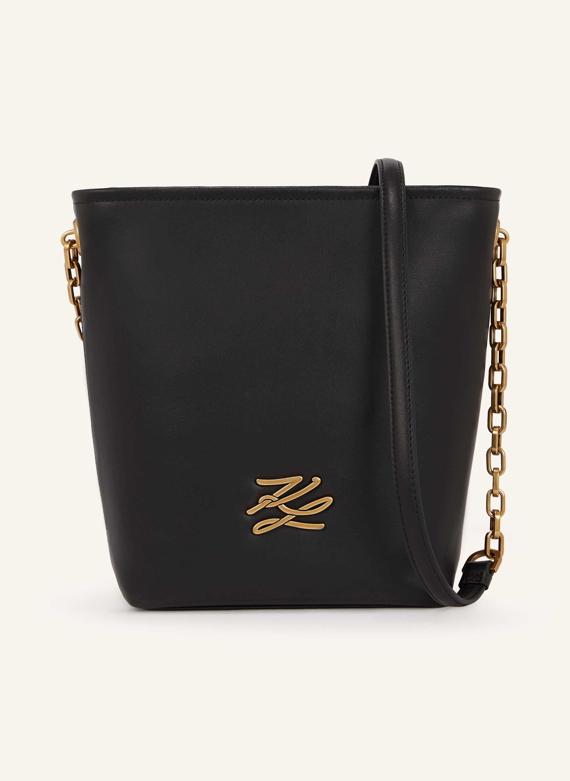 Karl Lagerfeld Diese kleine Bucket-Bag ist eine moderne Kombination aus Trendbewusstsein und Funktionalität. Sie besteht aus weichem, strapazierfähigem Leder und versprüht einen Hauch von Luxus. Dank des Reißverschl in schwarz/ gold