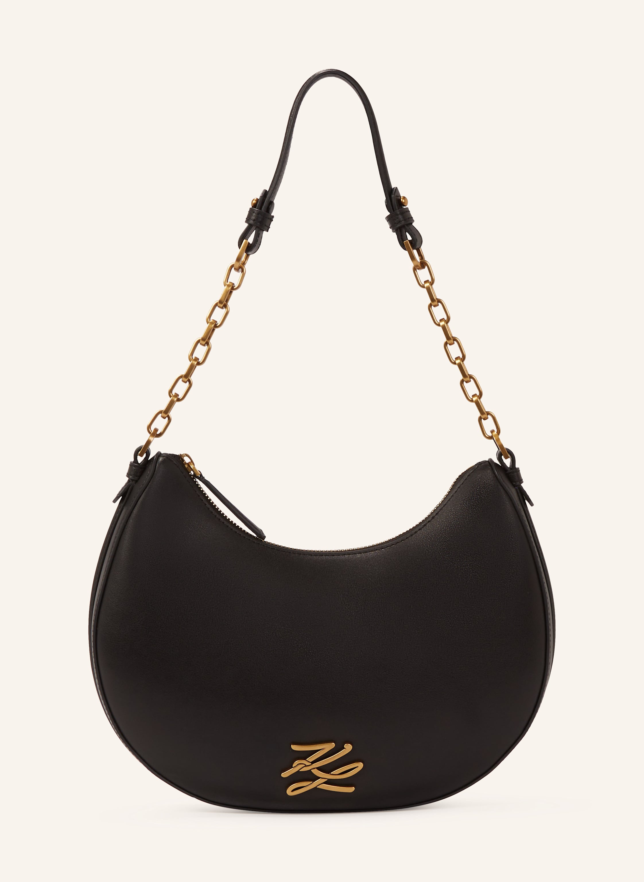 Karl Lagerfeld Eine moderne, mondförmige Silhouette zeichnet diese exquisite Schultertasche aus weichem Leder mit schicken Kettendetails am Riemen aus. Ein sicherer Reißverschluss oben sorgt dafür, dass alles Wichti in schwarz