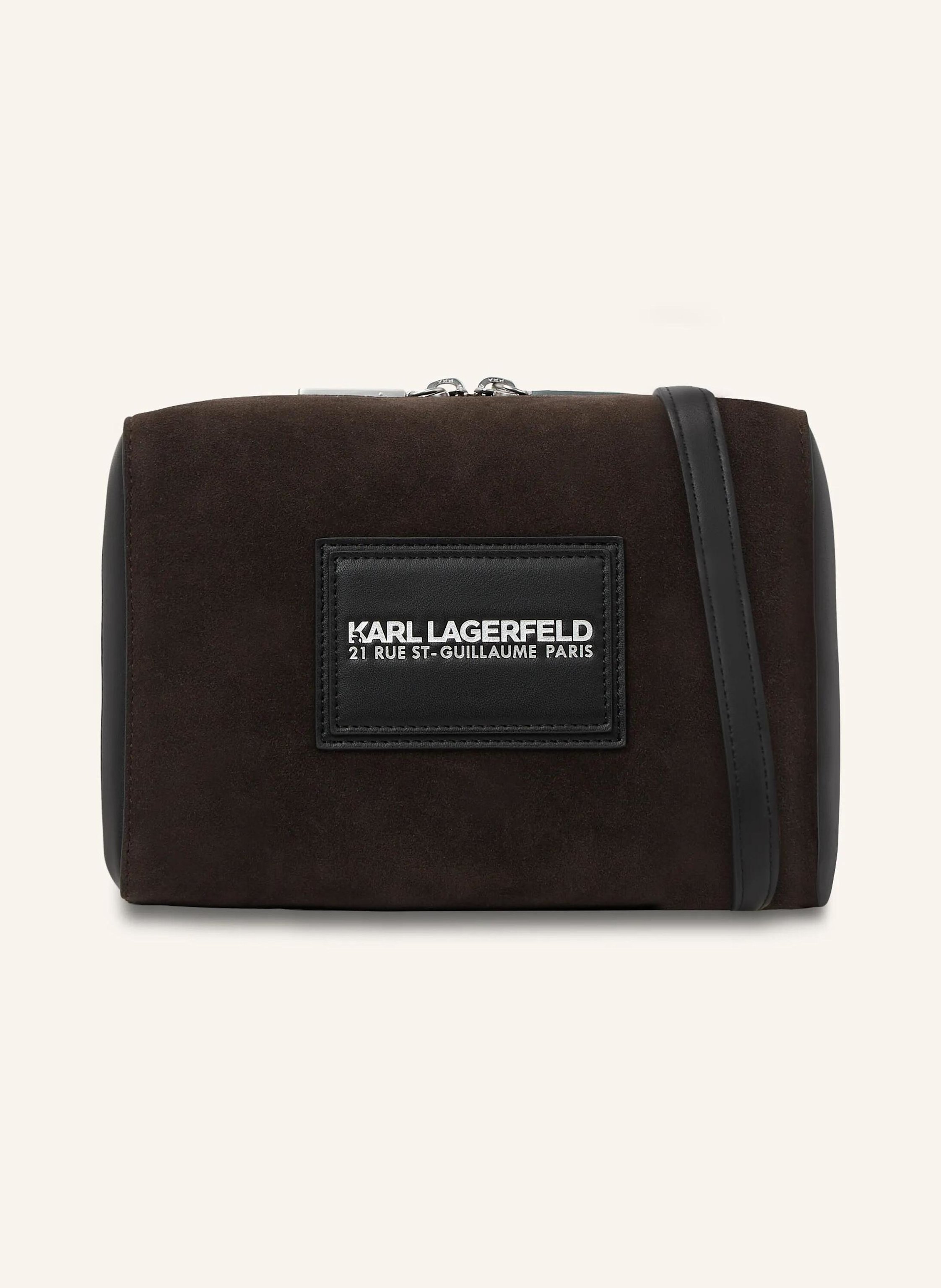 Karl Lagerfeld Diese weich strukturierte Umhängetasche bietet die Wärme von hochwertigem Wildlederimitat kombiniert mit eleganten Kunstlederbesätzen. Der Reißverschluss und die Einstecktaschen sorgen dafür, dass wic in braun