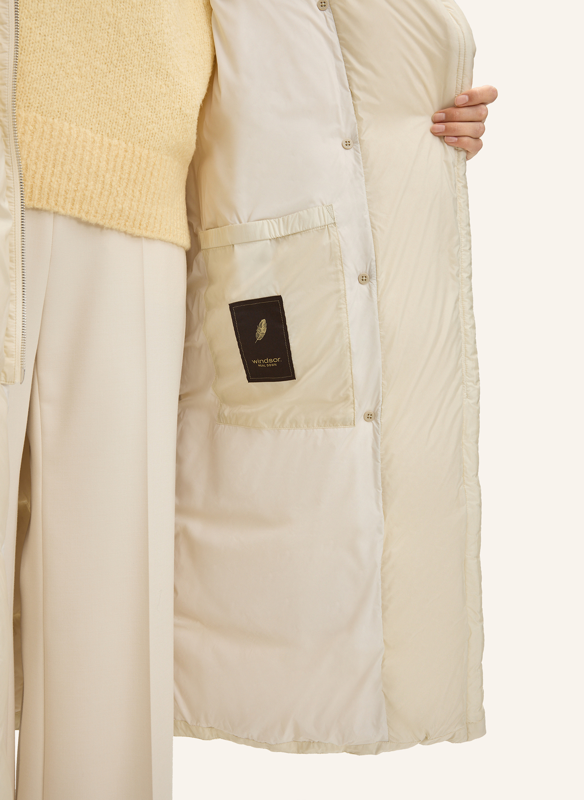 Thumbnail - Windsor. Daunenmantel beige