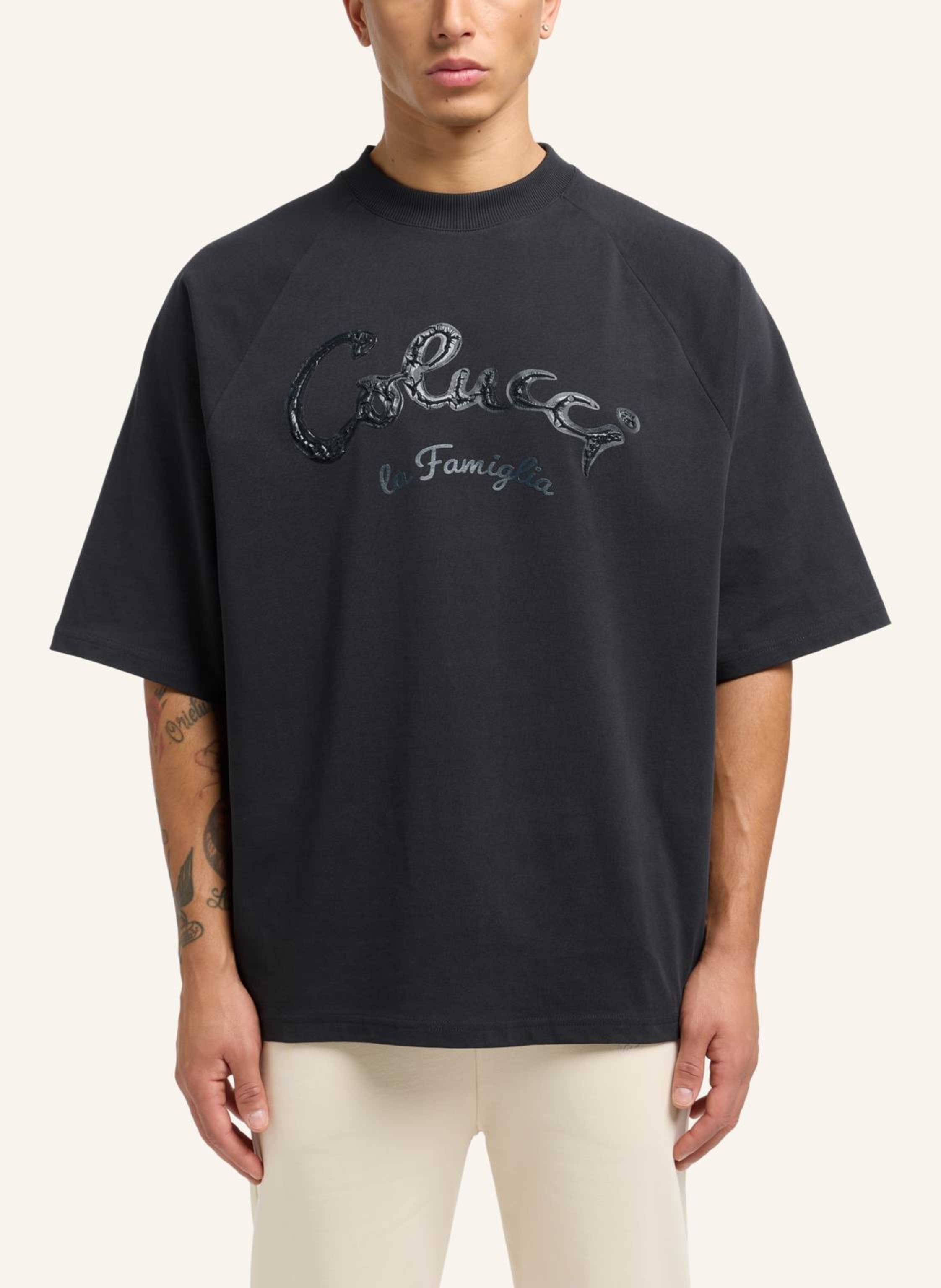 Thumbnail - Carlo Colucci Oversize T-Shirt - La Famiglia Donevski schwarz
