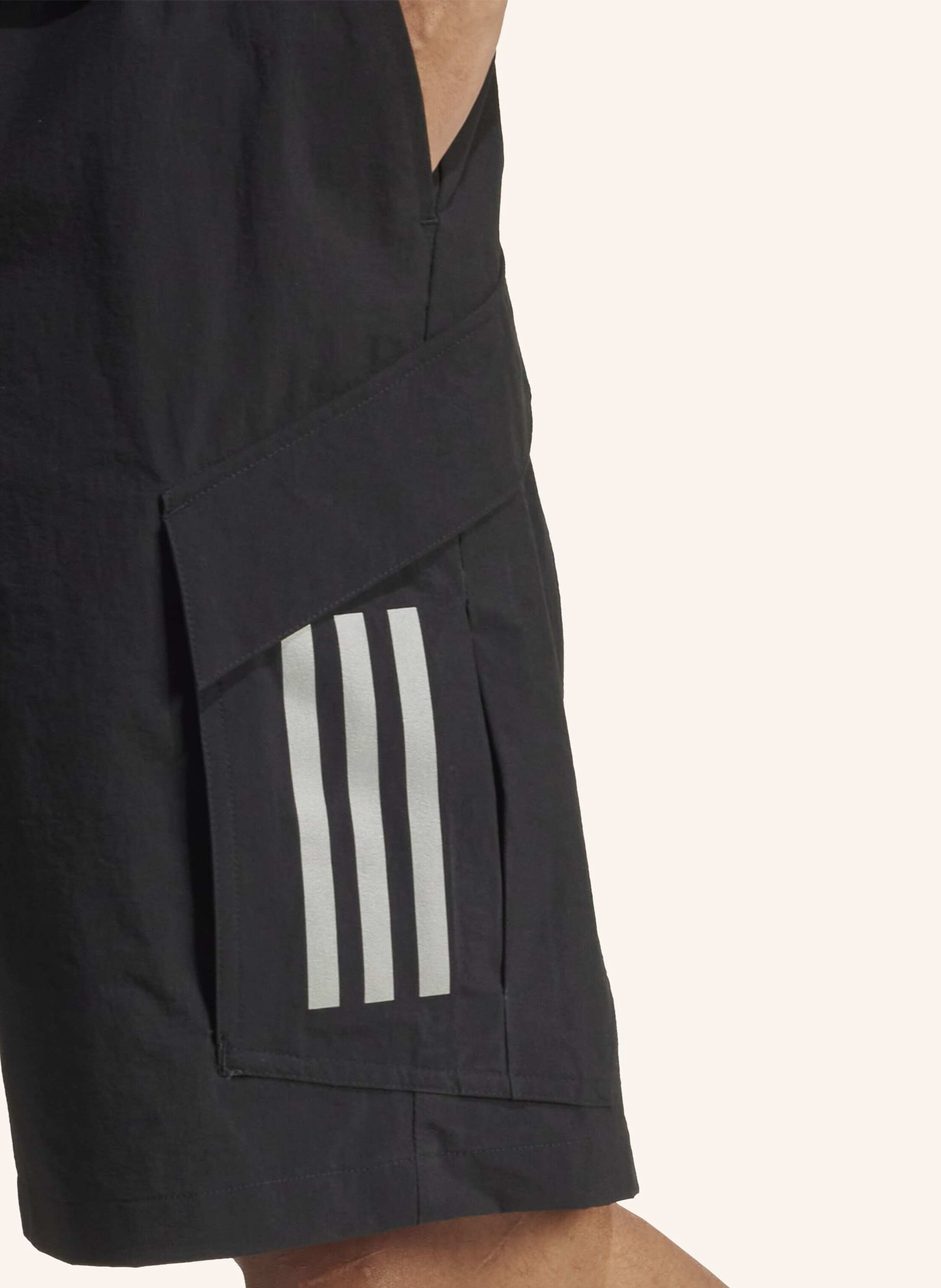 Thumbnail - Adidas Mercedes - Amg Petronas Formula One Team Mechanics Shorts schwarz