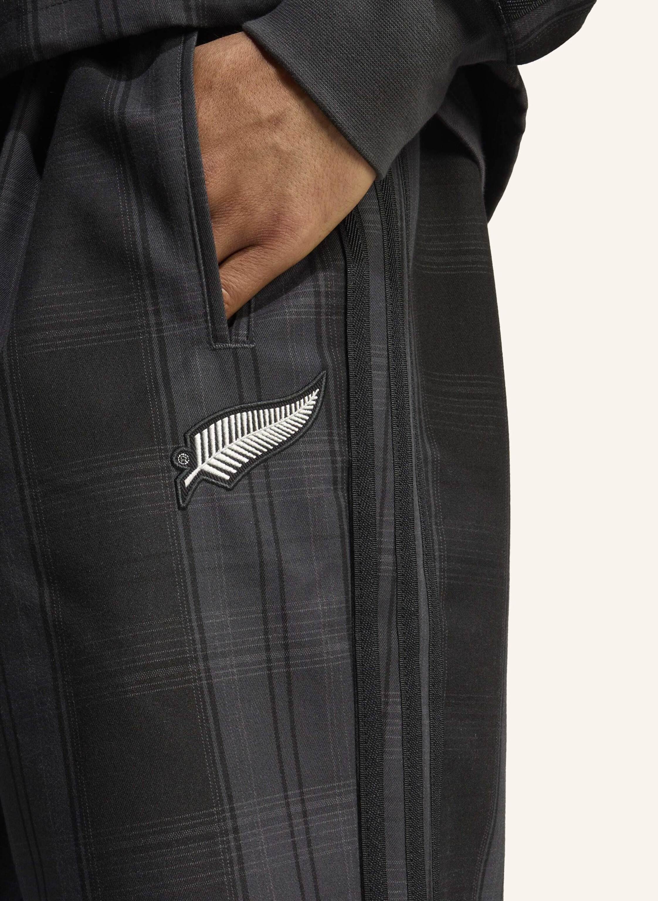 Thumbnail - Adidas Originals Adidas Originals & All Blacks Firebird Trainingshose Mit Karomuster grau