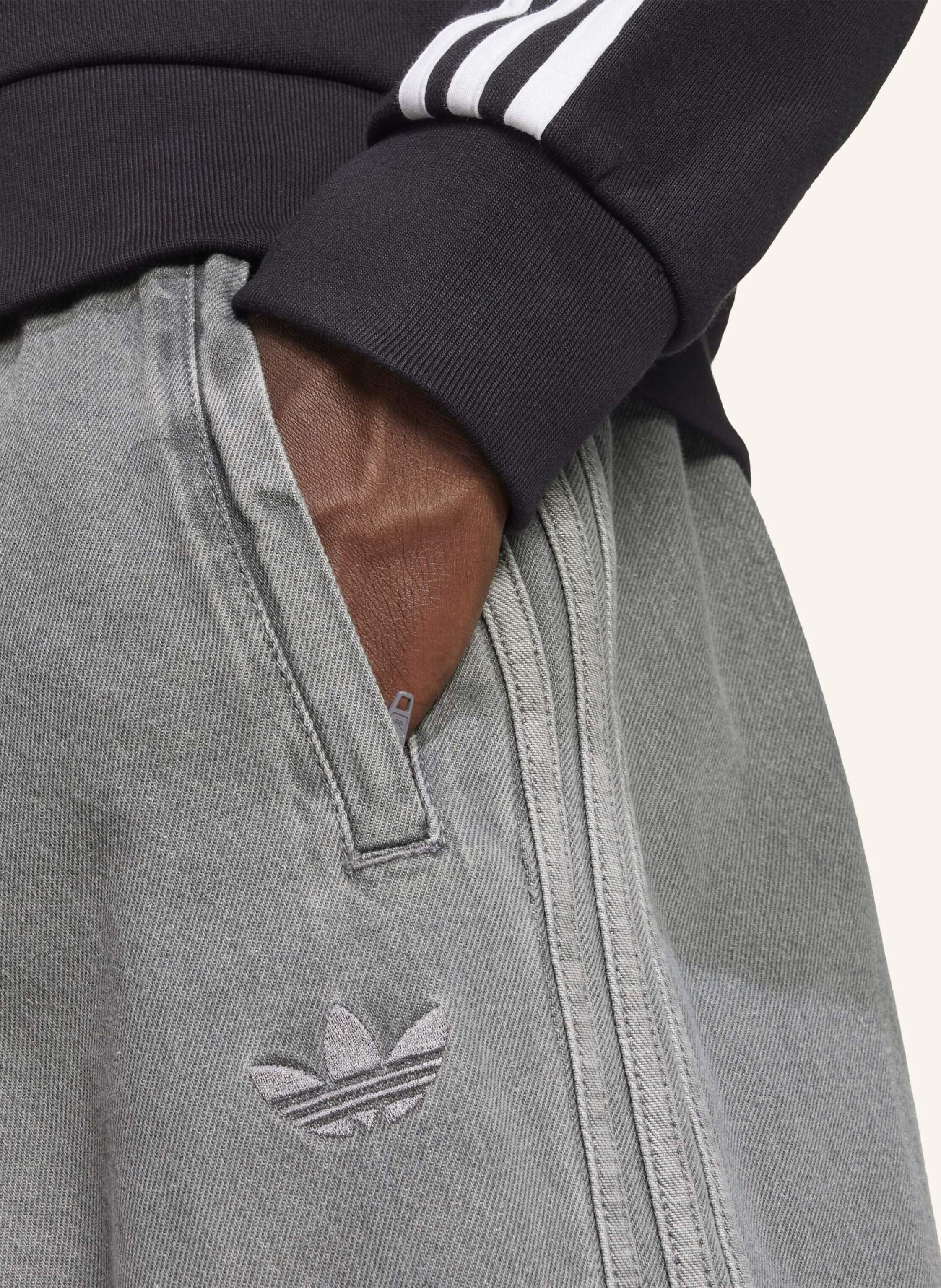 Thumbnail - Adidas Originals Adidas Adicolor Stone Jeans Trainingshose, Locker Geschnitten grau