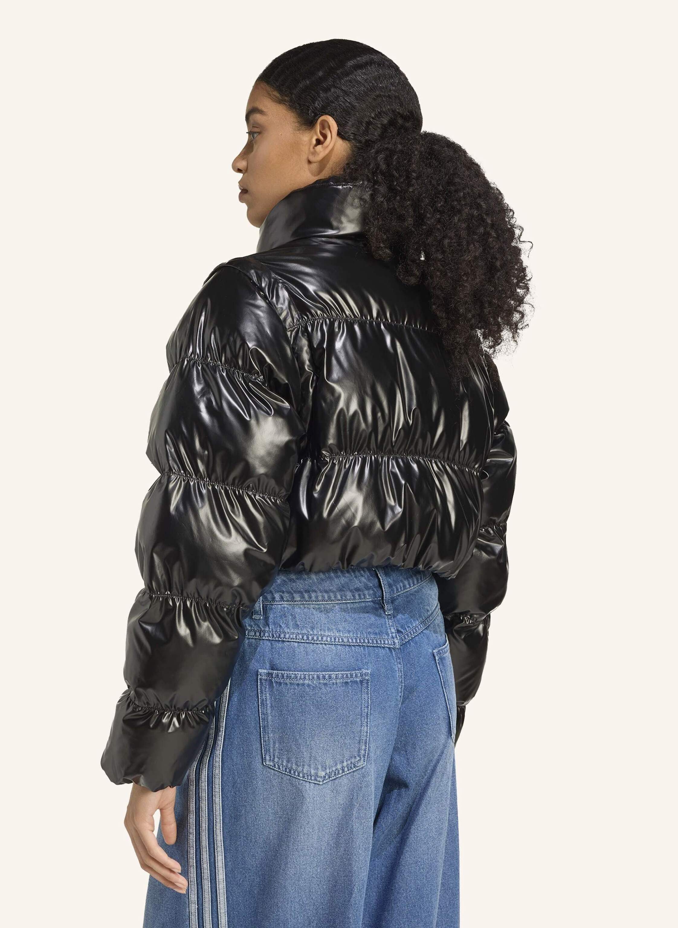 Thumbnail - Adidas Originals Essentials Glänzende 2-In-1 Kürzer Geschnittene Puffer Jacke schwarz