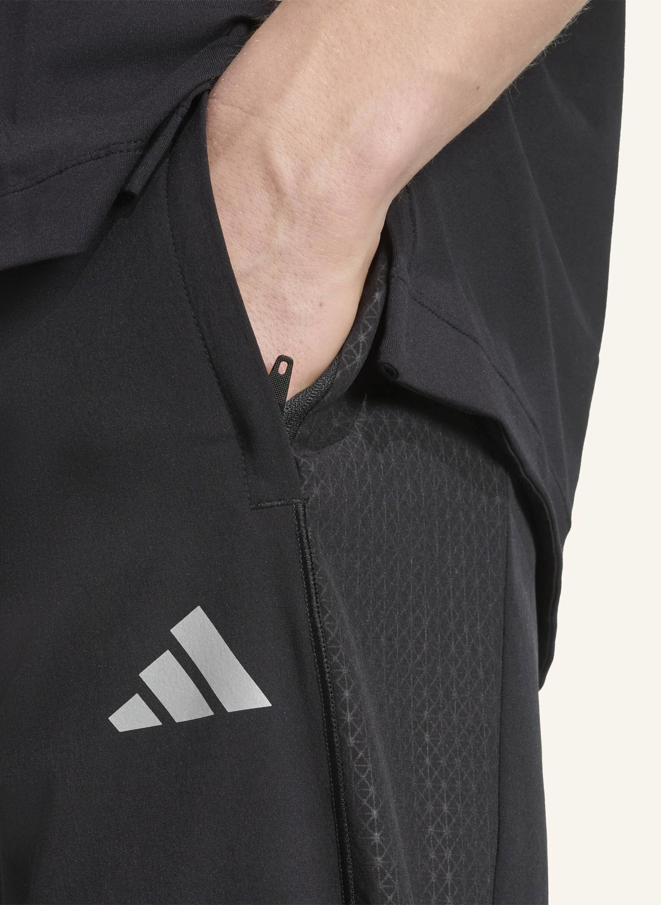 Thumbnail - Adidas Tech Apparel Trainingshose schwarz
