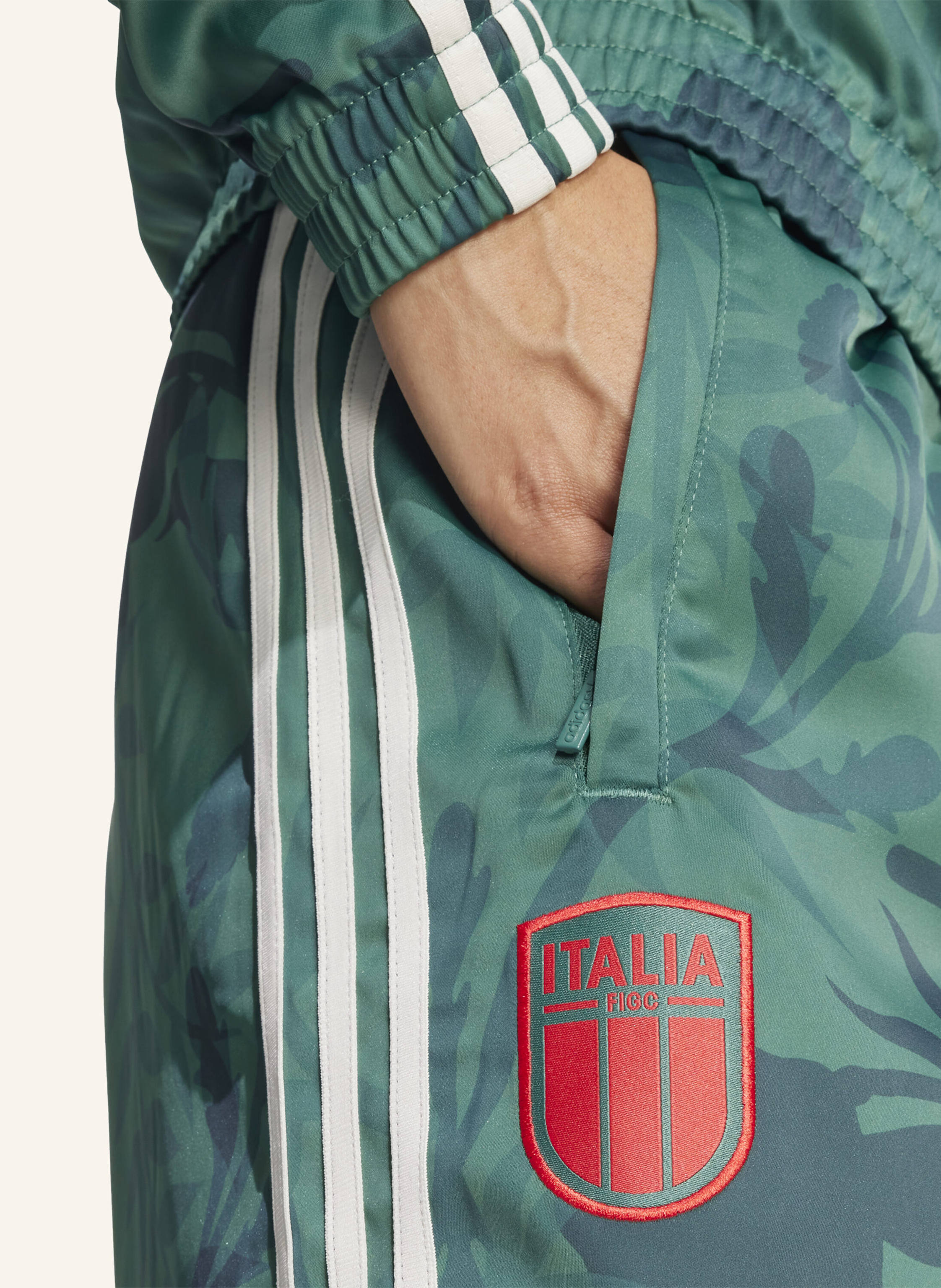 Thumbnail - Adidas Originals Italien Trainingshose gruen