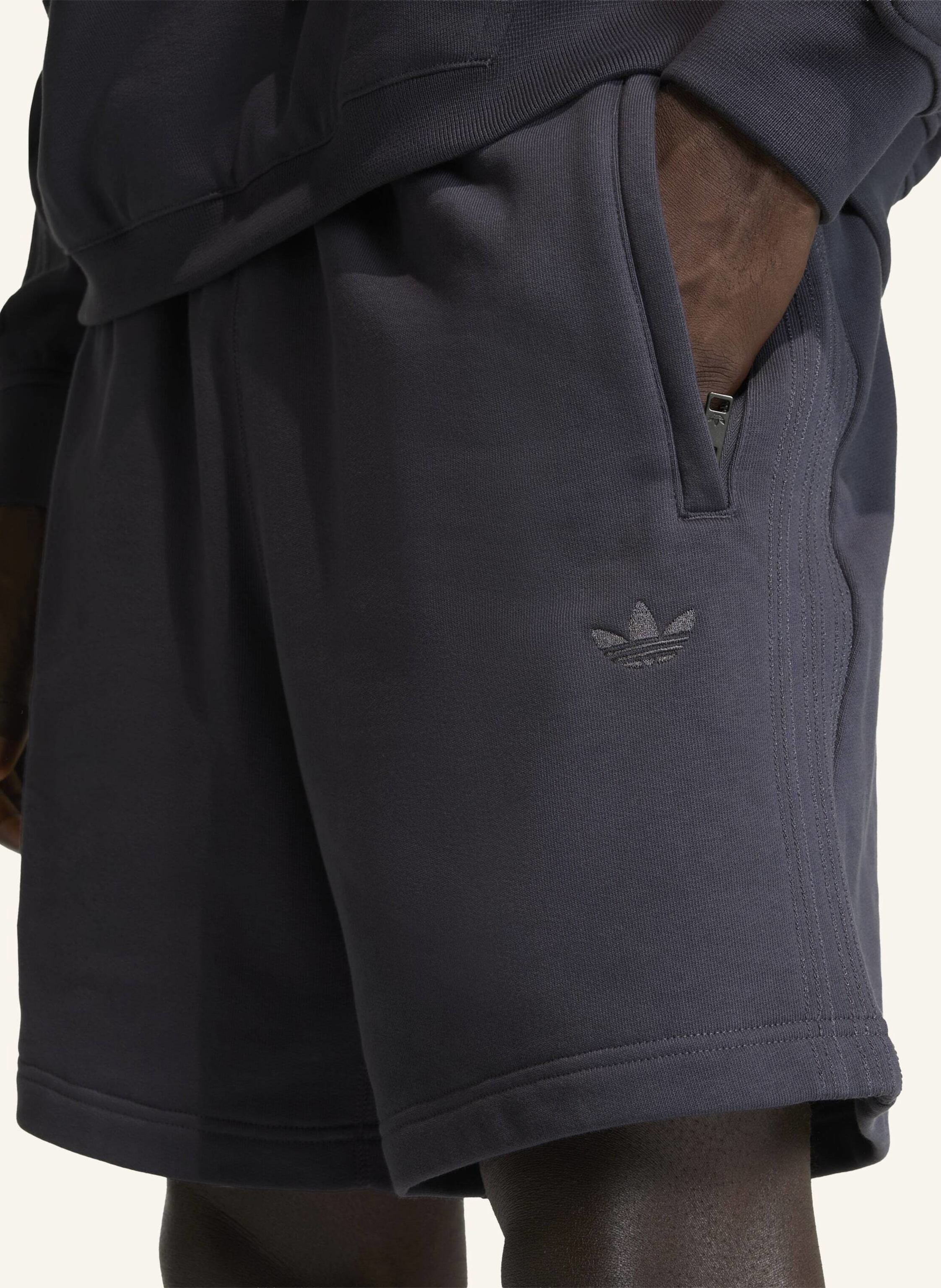 Thumbnail - Adidas Originals Premium Essentials Shorts grau