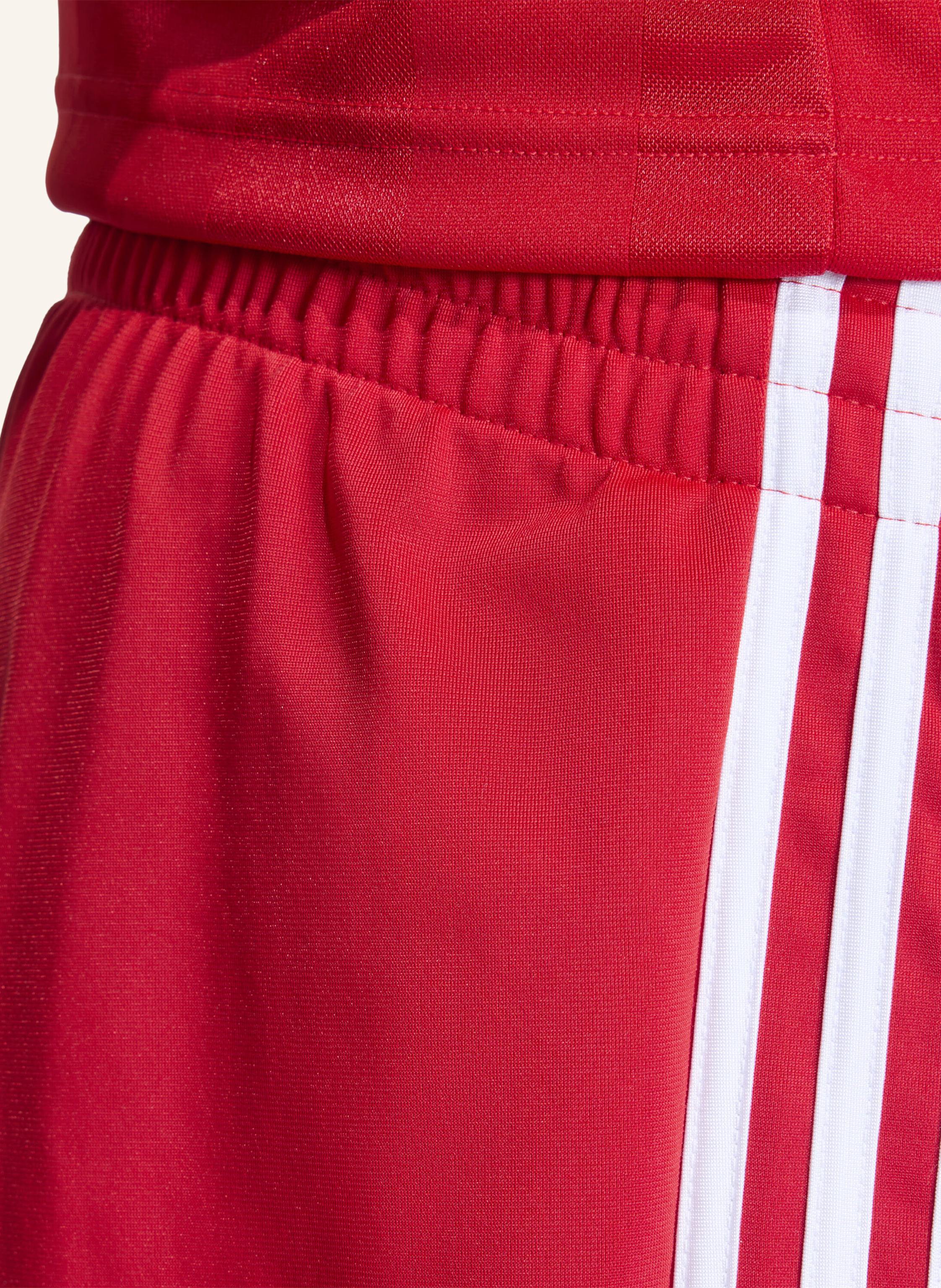 Thumbnail - Adidas Originals Firebird Shorts rot